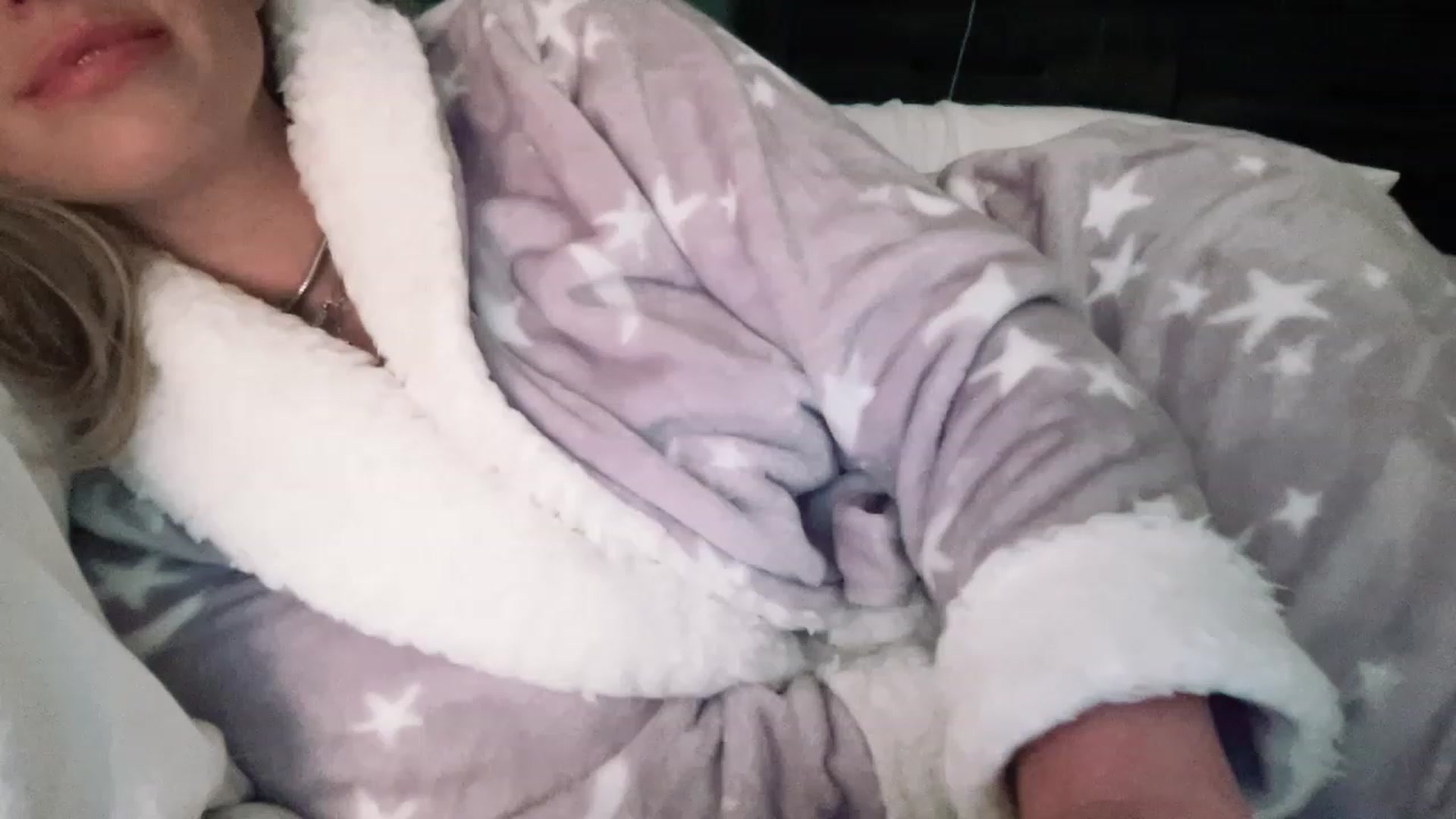 Gallery image thumbnail from Xonakitaxo's myfreecams stream on, 12/09/2022, 11:32 image 10 of 20