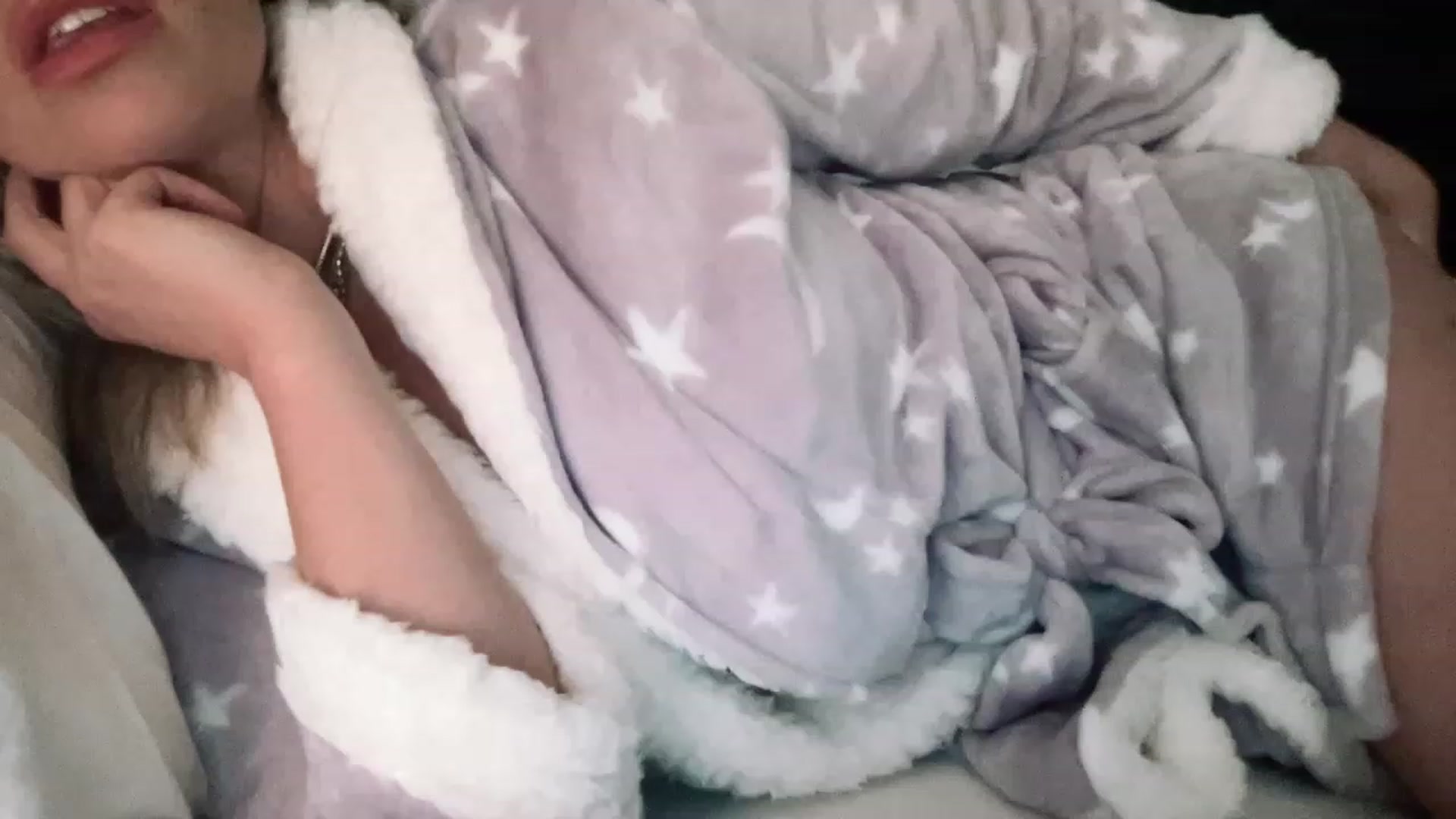 Gallery image thumbnail from Xonakitaxo's myfreecams stream on, 12/09/2022, 11:32 image 2 of 20
