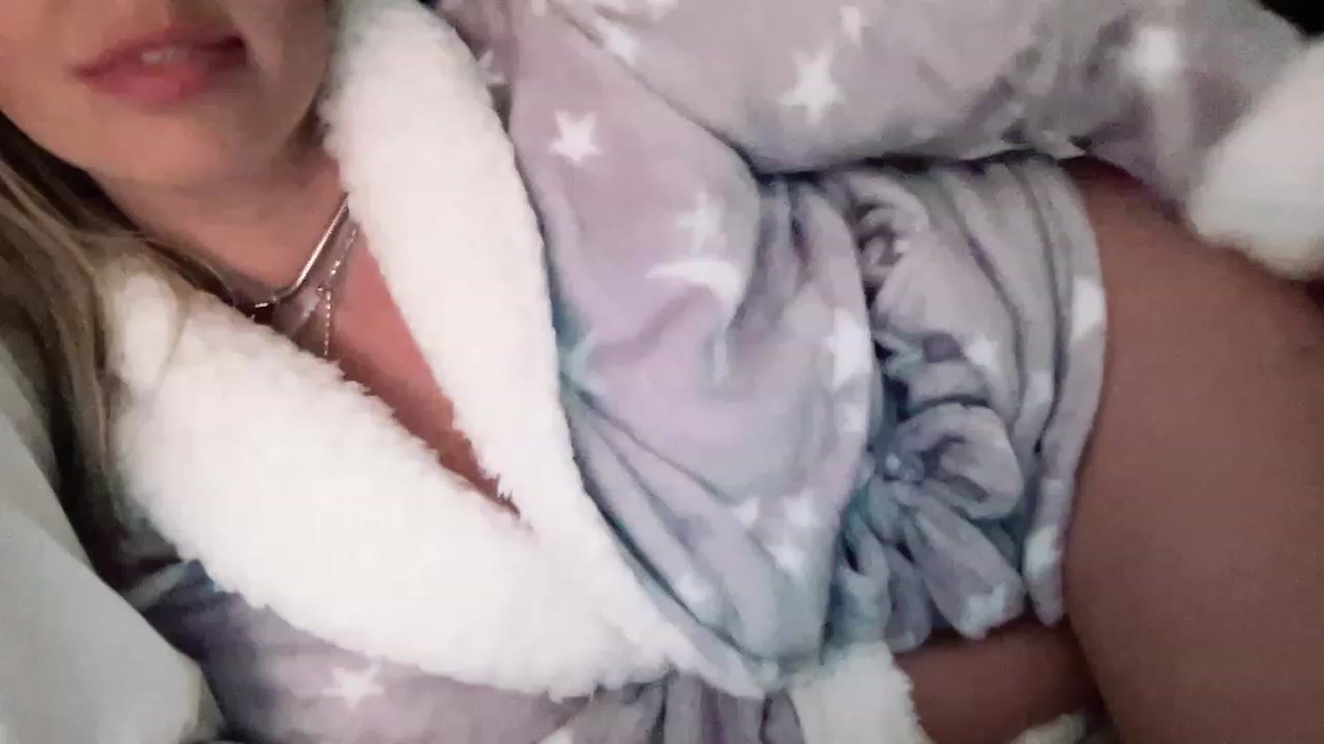 Gallery image thumbnail from Xonakitaxo's myfreecams stream on, 12/09/2022, 11:32 image 9 of 20
