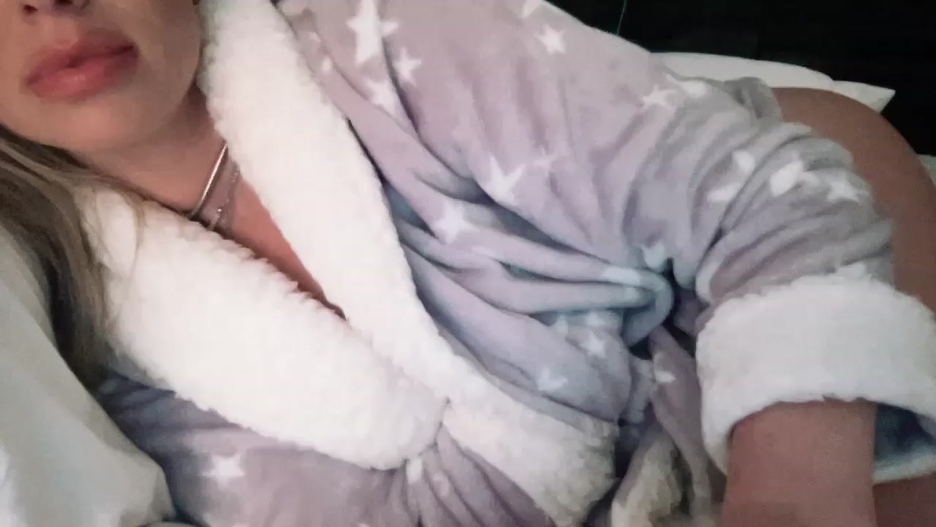 Gallery image thumbnail from Xonakitaxo's myfreecams stream on, 12/09/2022, 11:32 image 7 of 20