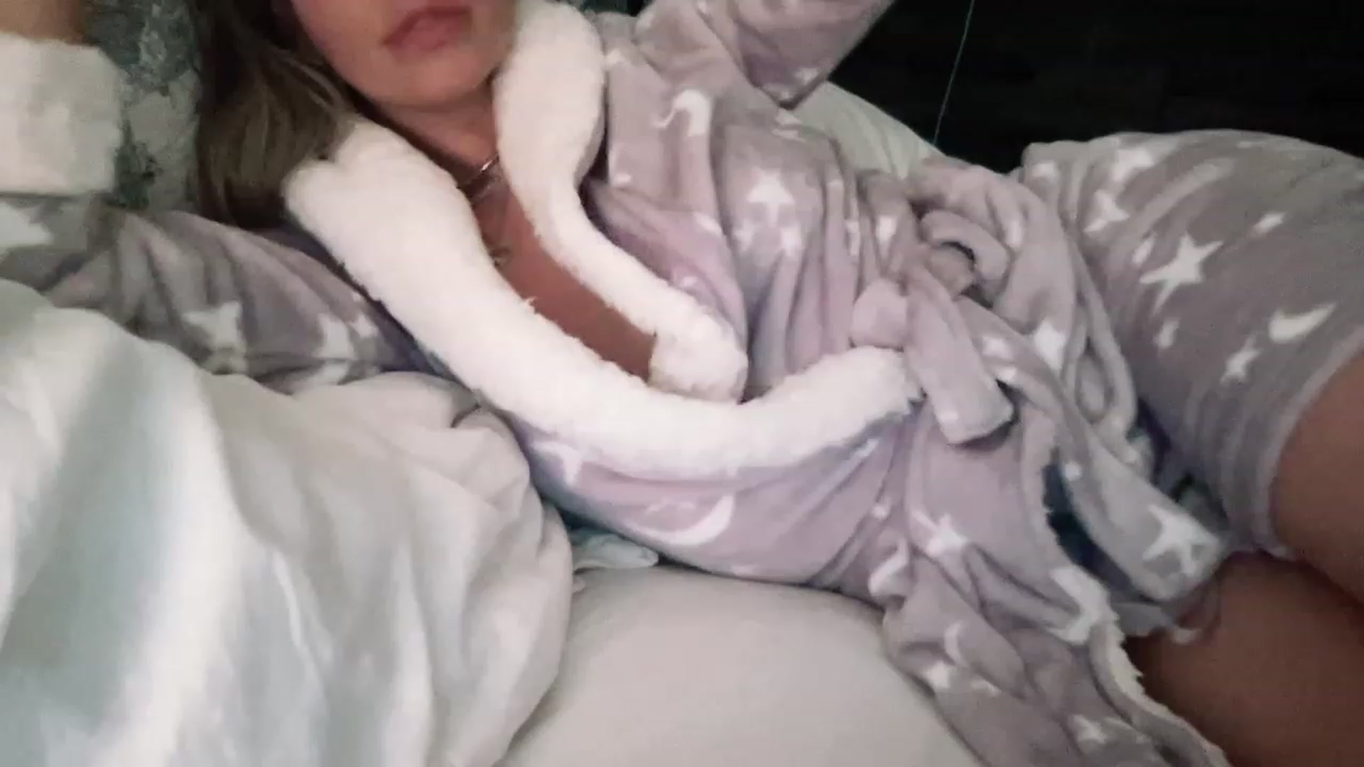 Gallery image thumbnail from Xonakitaxo's myfreecams stream on, 12/09/2022, 11:32 image 17 of 20