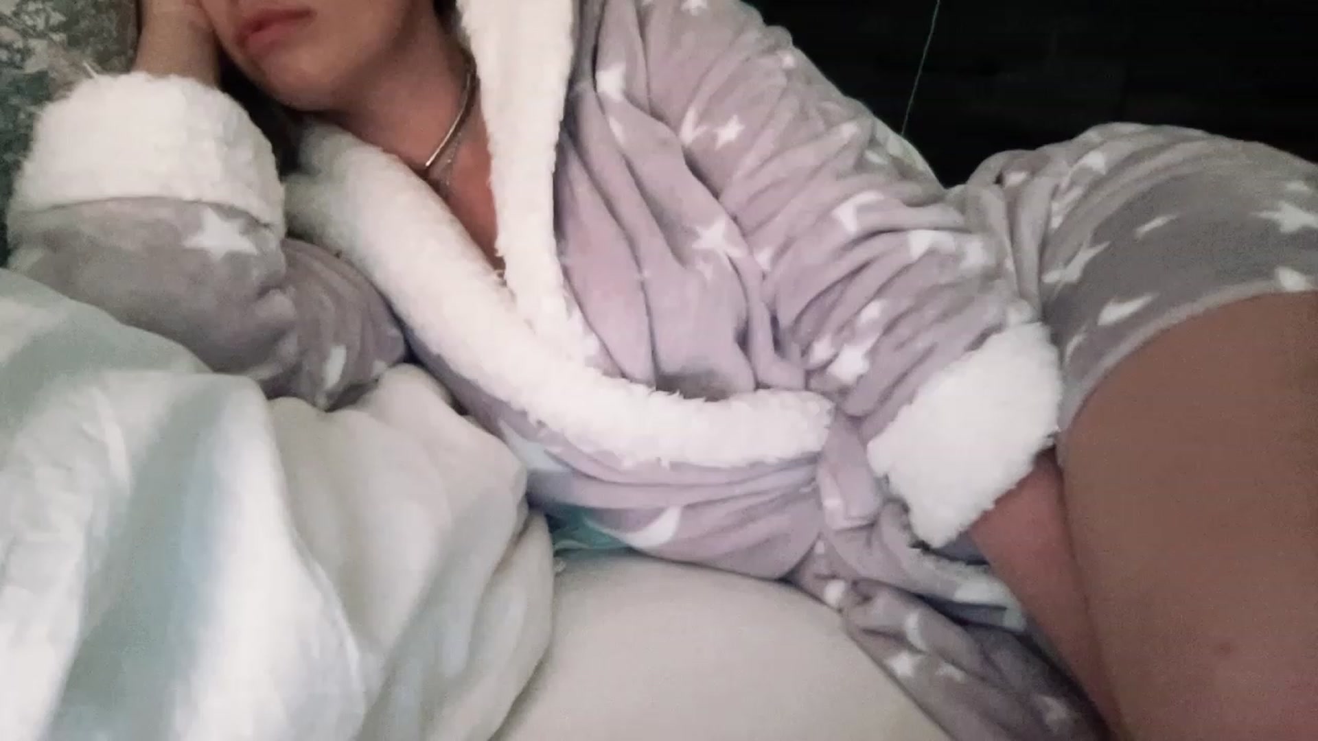 Gallery image thumbnail from Xonakitaxo's myfreecams stream on, 12/09/2022, 11:32 image 20 of 20