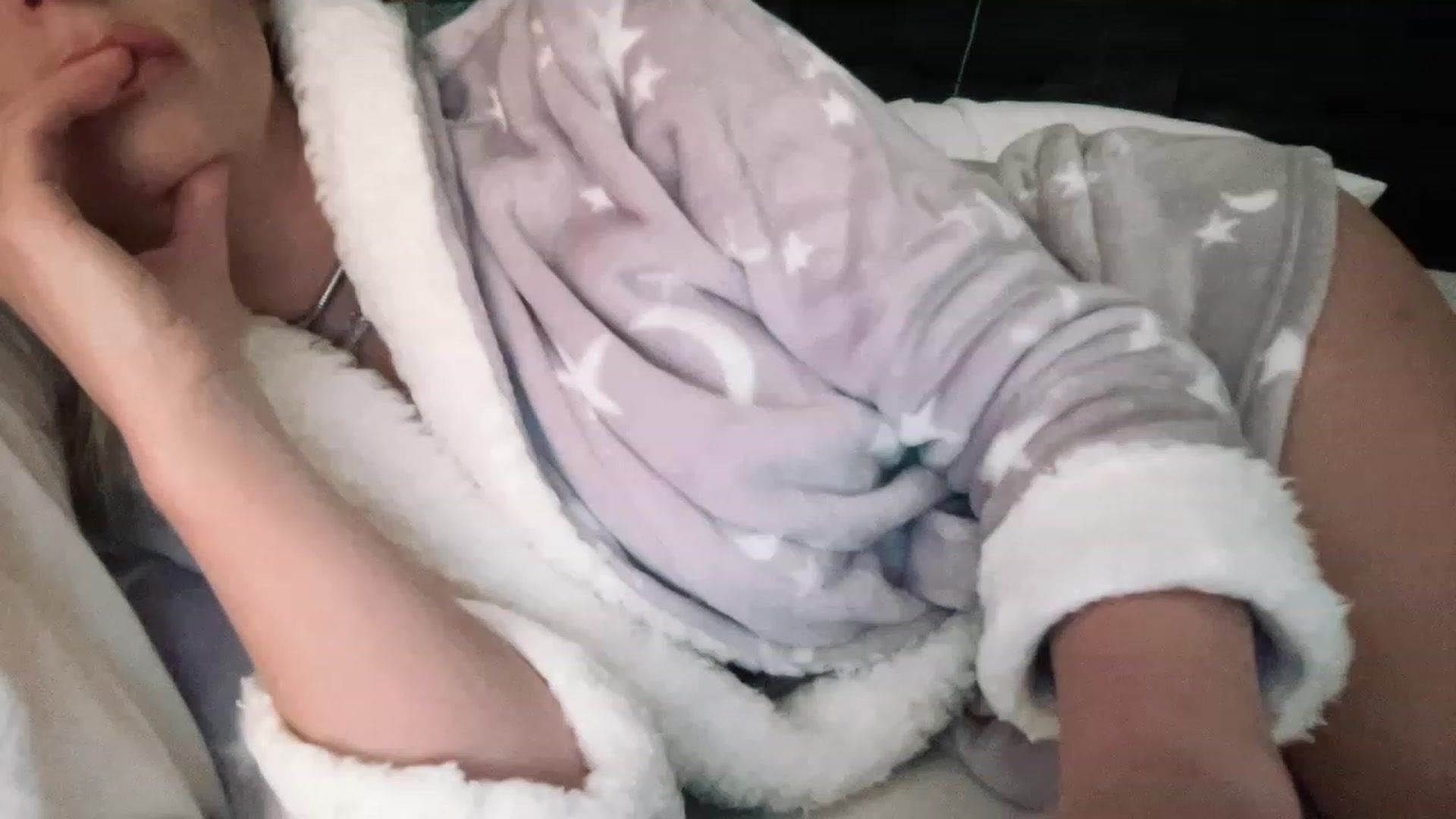 Gallery image thumbnail from Xonakitaxo's myfreecams stream on, 12/09/2022, 11:32 image 3 of 20