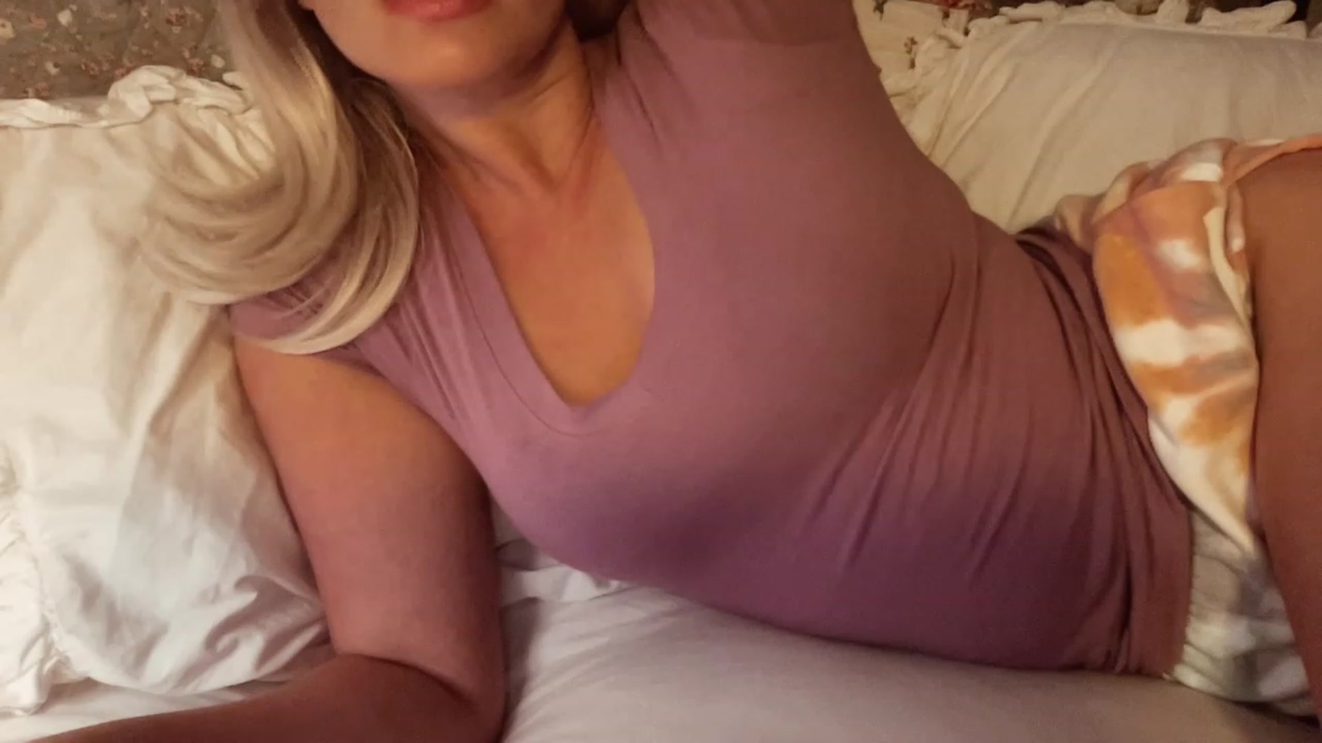 Gallery image thumbnail from Xonakitaxo's myfreecams stream on, 12/11/2022, 08:04 image 7 of 20