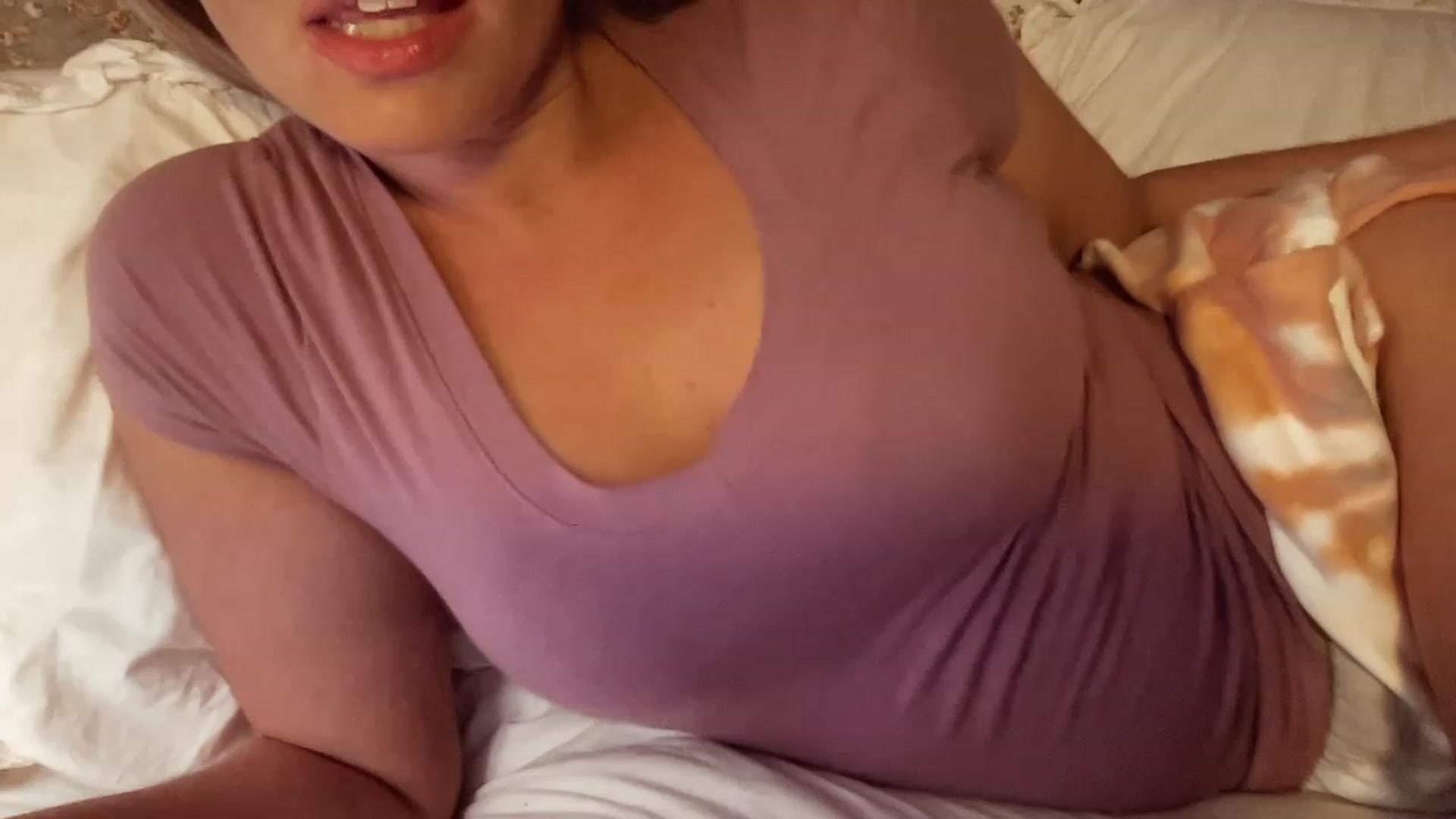 Gallery image thumbnail from Xonakitaxo's myfreecams stream on, 12/11/2022, 08:04 image 11 of 20