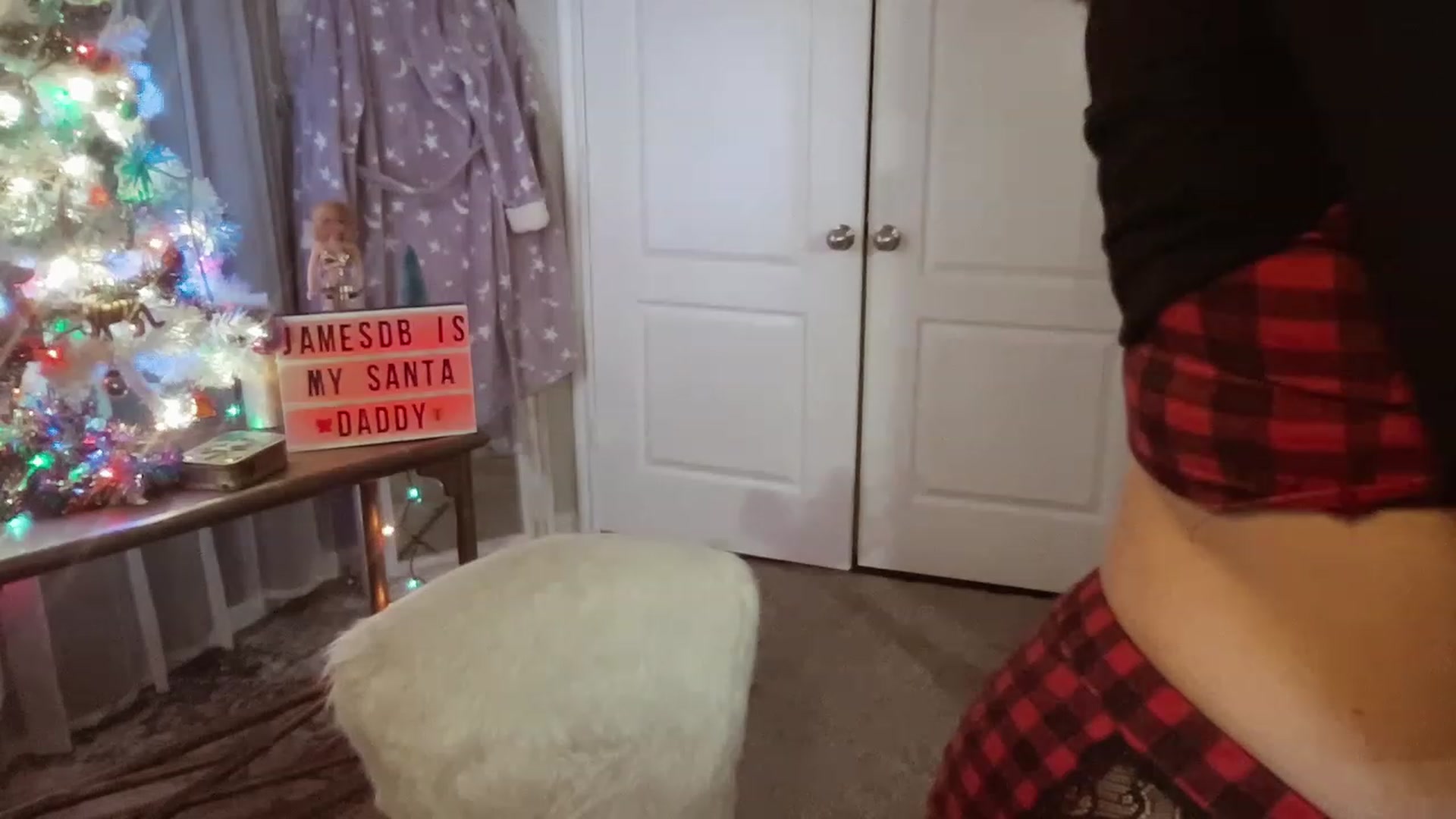 Gallery image thumbnail from Xonakitaxo's myfreecams stream on, 12/12/2022, 08:20 image 17 of 20