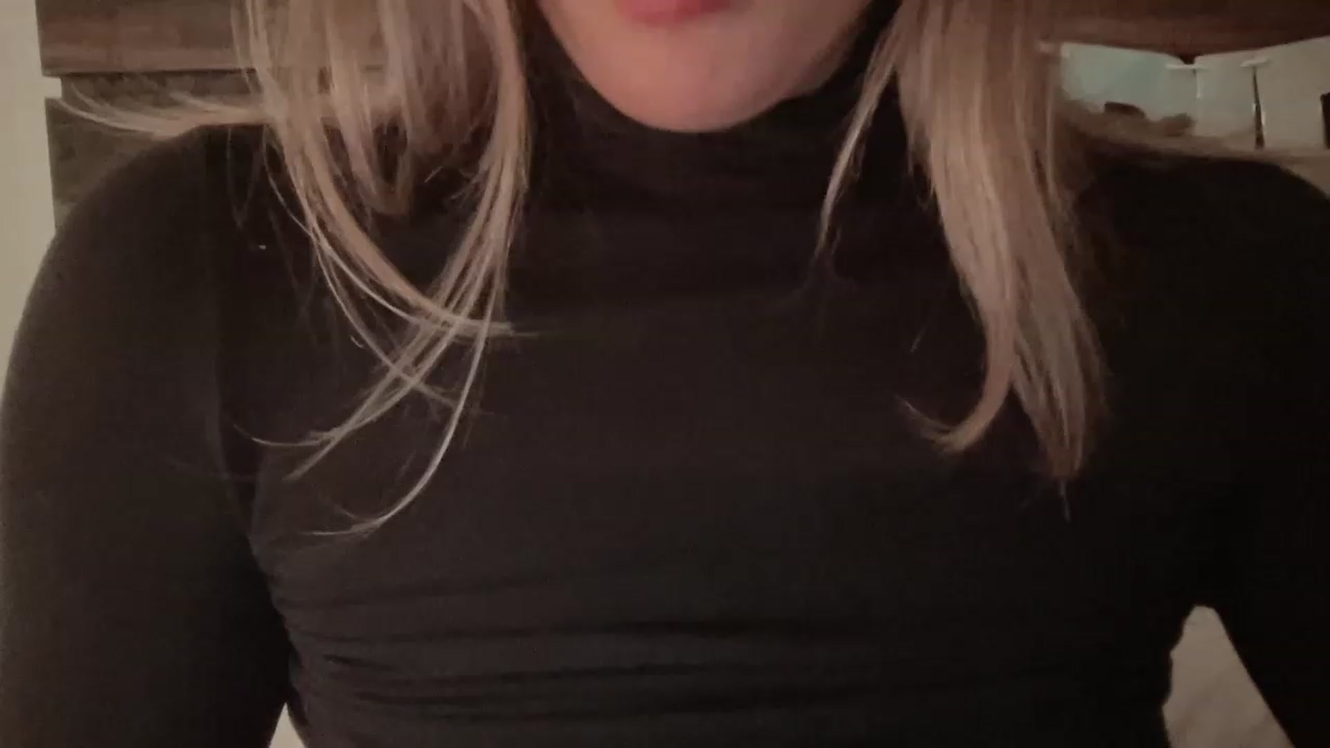 Gallery image thumbnail from Xonakitaxo's myfreecams stream on, 01/01/2023, 12:42 image 11 of 20