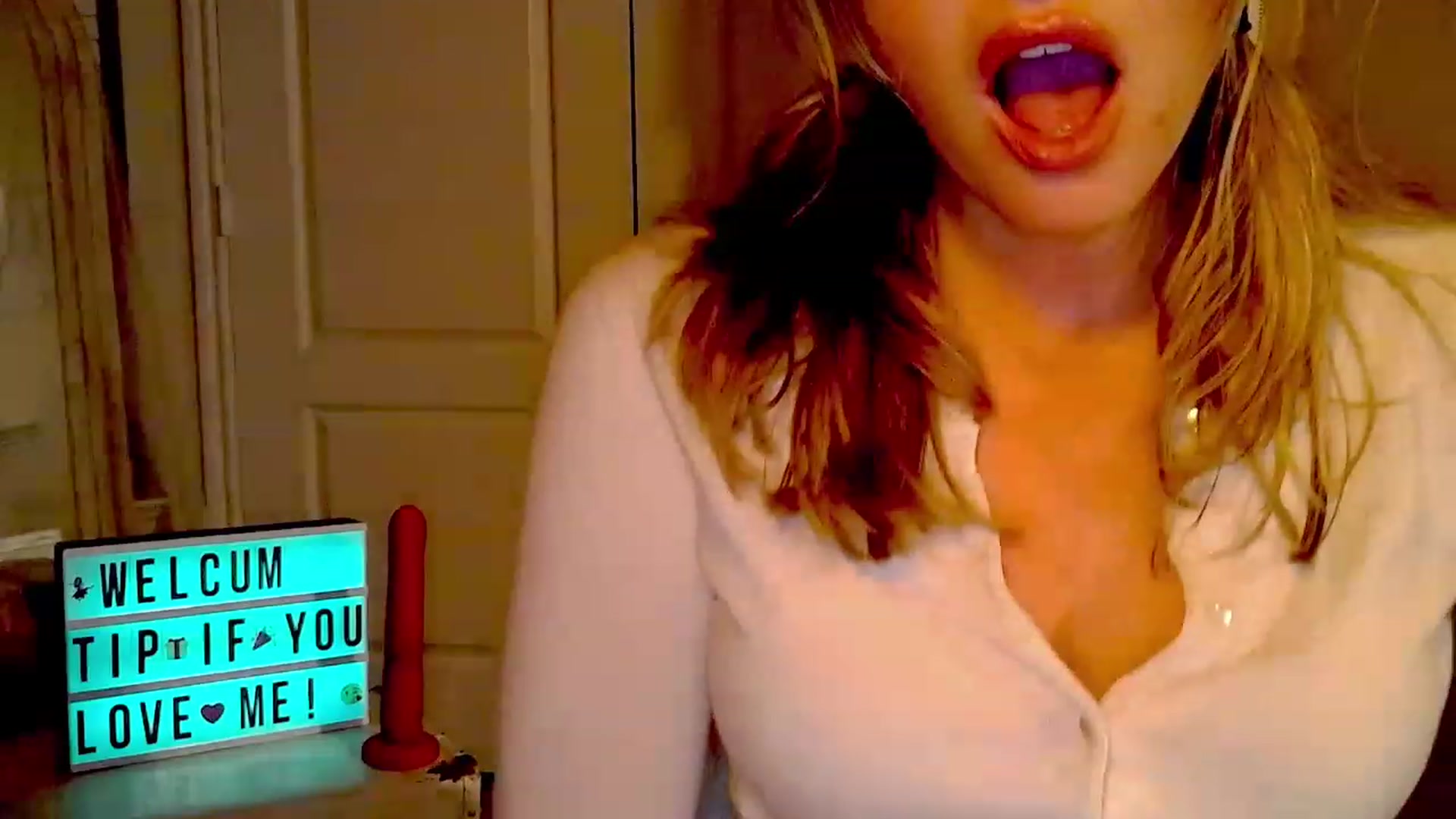 Gallery image thumbnail from Xonakitaxo's myfreecams stream on, 02/05/2023, 05:53 image 17 of 20