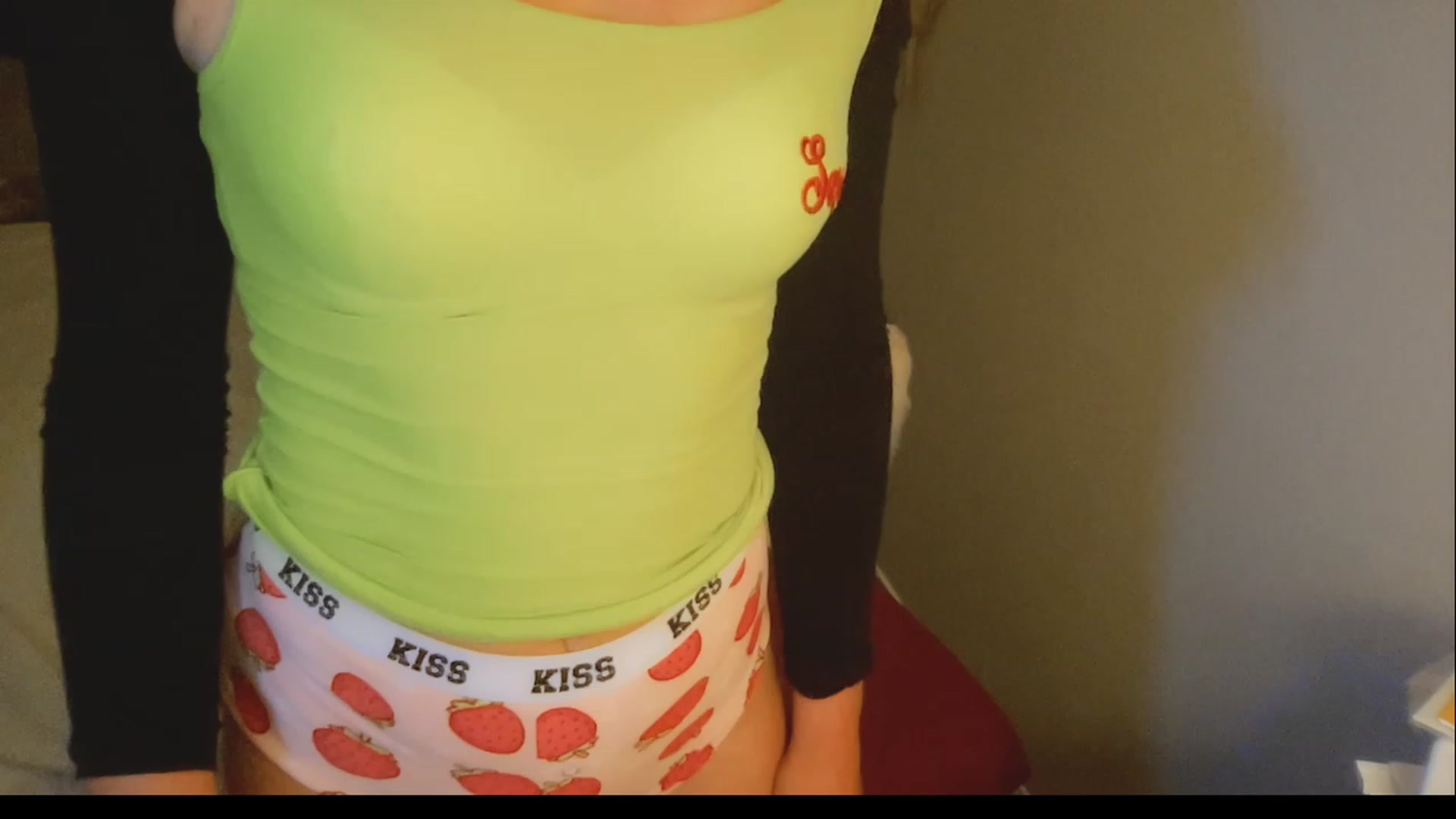 Gallery image thumbnail from Xonakitaxo's myfreecams stream on, 03/08/2023, 07:55 image 20 of 20