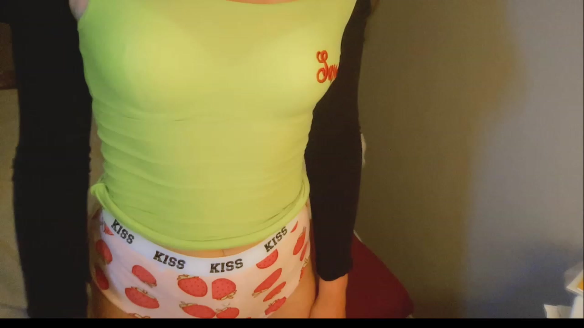Gallery image thumbnail from Xonakitaxo's myfreecams stream on, 03/08/2023, 07:55 image 19 of 20