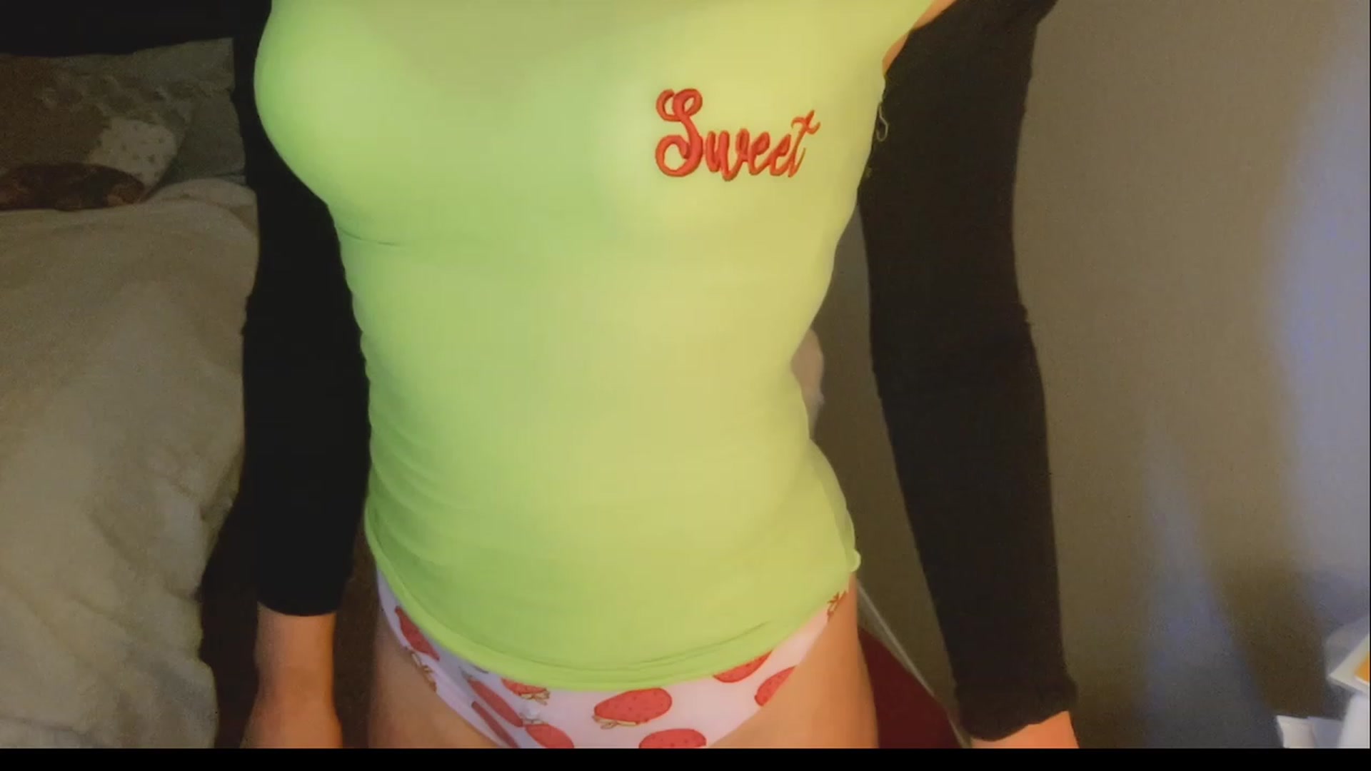 Gallery image thumbnail from Xonakitaxo's myfreecams stream on, 03/08/2023, 07:55 image 17 of 20
