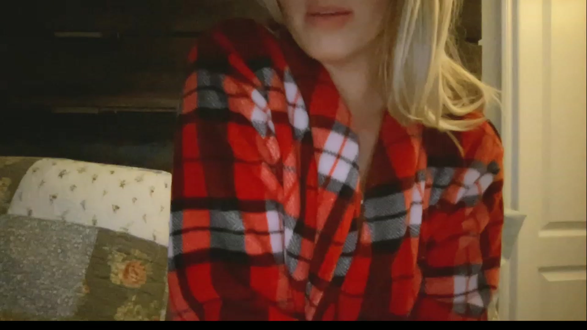 Gallery image thumbnail from Xonakitaxo's myfreecams stream on, 03/10/2023, 12:22 image 15 of 20