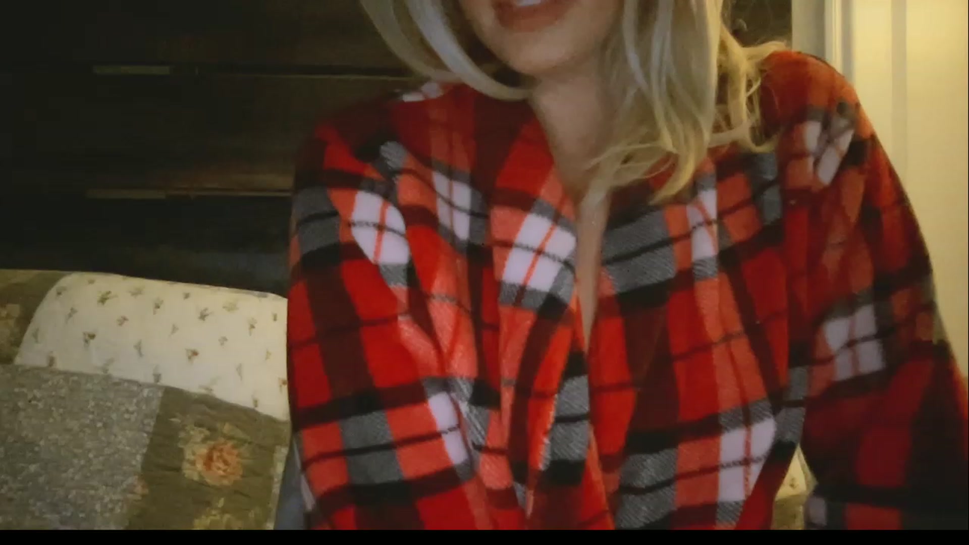 Gallery image thumbnail from Xonakitaxo's myfreecams stream on, 03/10/2023, 12:22 image 16 of 20