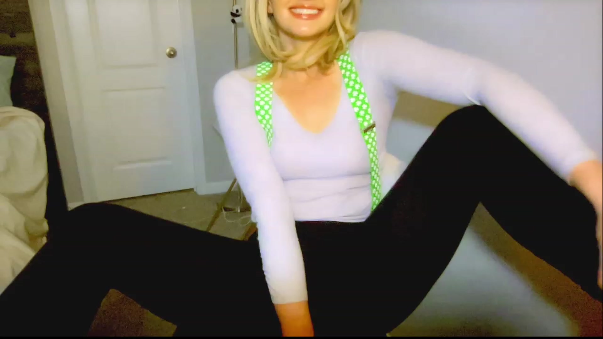 Gallery image thumbnail from Xonakitaxo's myfreecams stream on, 03/17/2023, 23:28 image 7 of 20