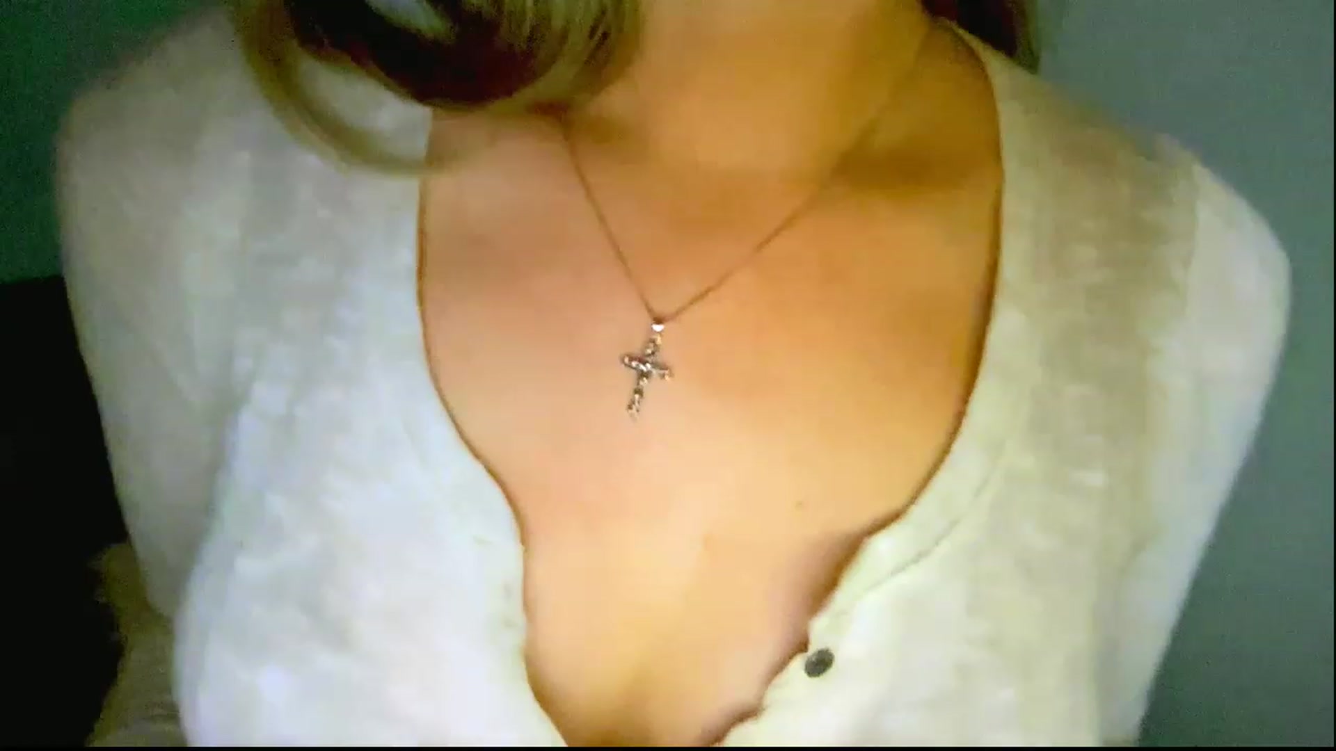 Gallery image thumbnail from Xonakitaxo's myfreecams stream on, 03/22/2023, 06:02 image 17 of 20