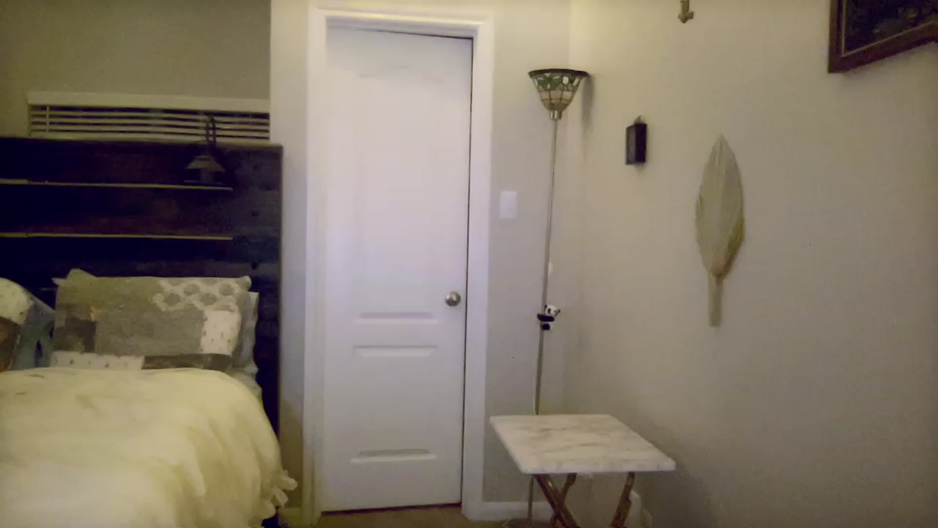 Gallery image thumbnail from Xonakitaxo's myfreecams stream on, 04/10/2023, 05:33 image 13 of 20