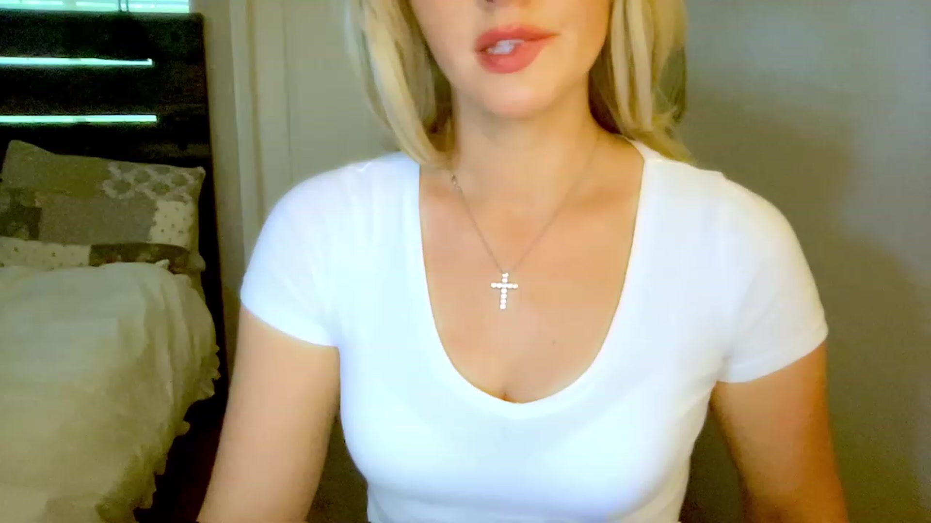 Gallery image thumbnail from Xonakitaxo's myfreecams stream on, 04/26/2023, 24:23 image 20 of 20
