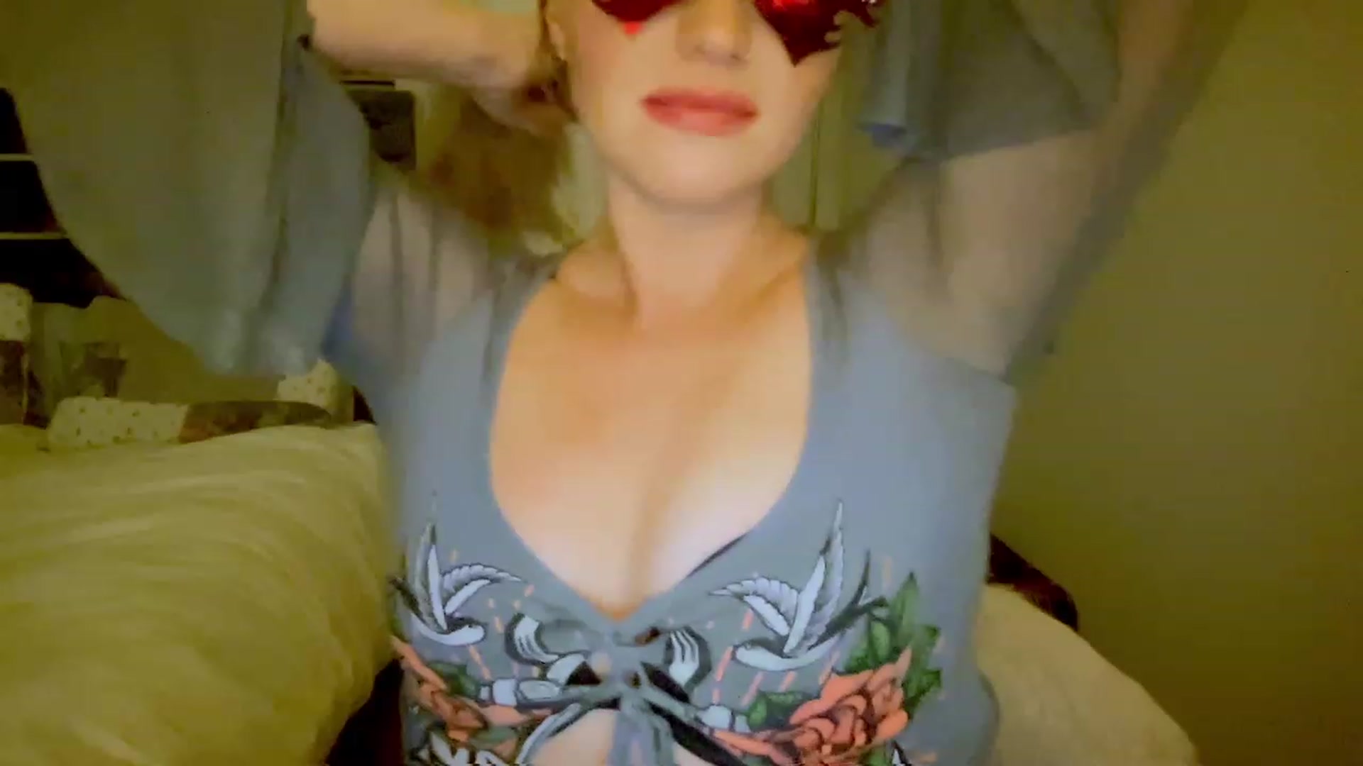 Gallery image thumbnail from Xonakitaxo's myfreecams stream on, 04/28/2023, 03:00 image 8 of 20