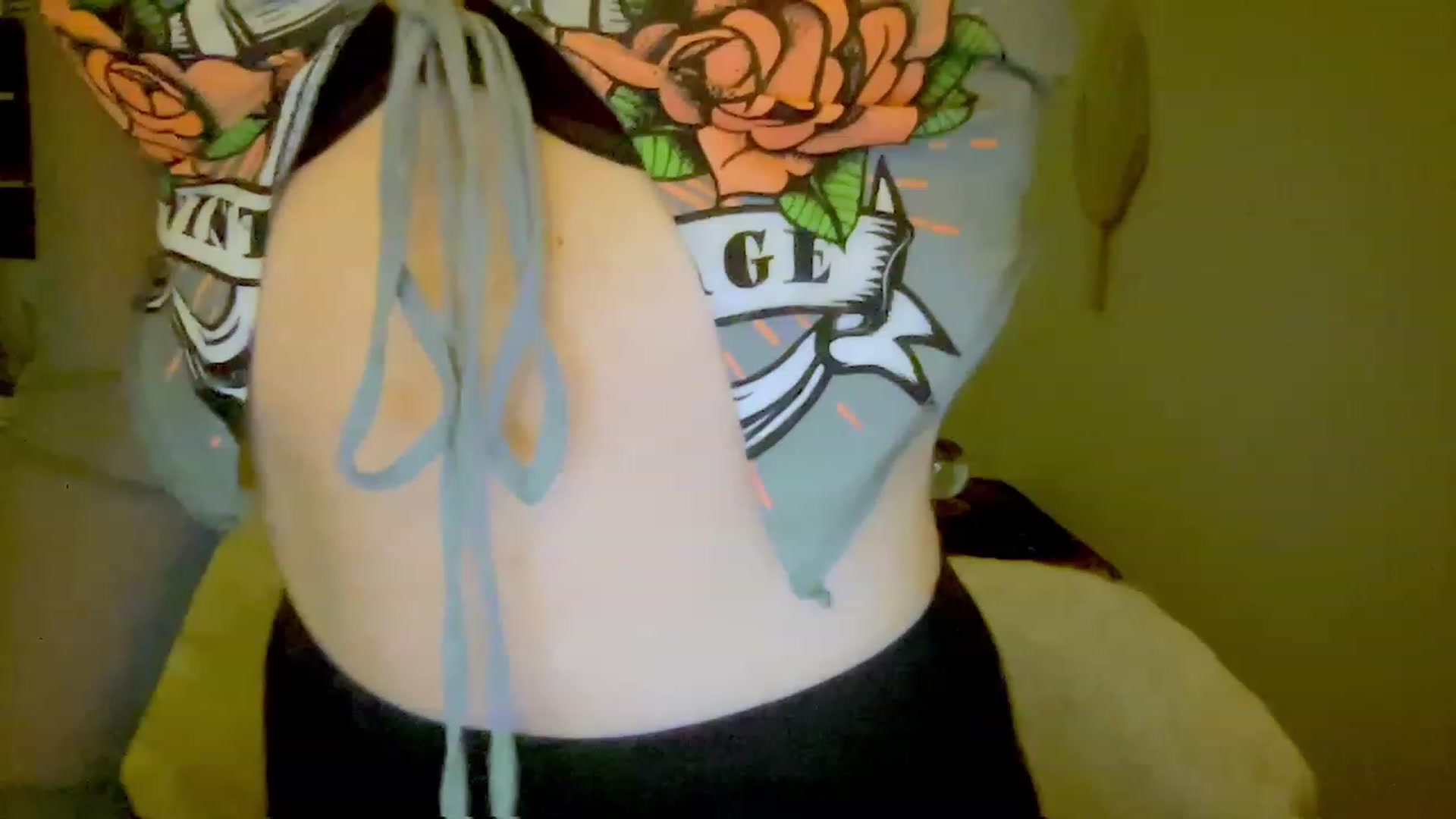 Gallery image thumbnail from Xonakitaxo's myfreecams stream on, 04/28/2023, 03:00 image 18 of 20
