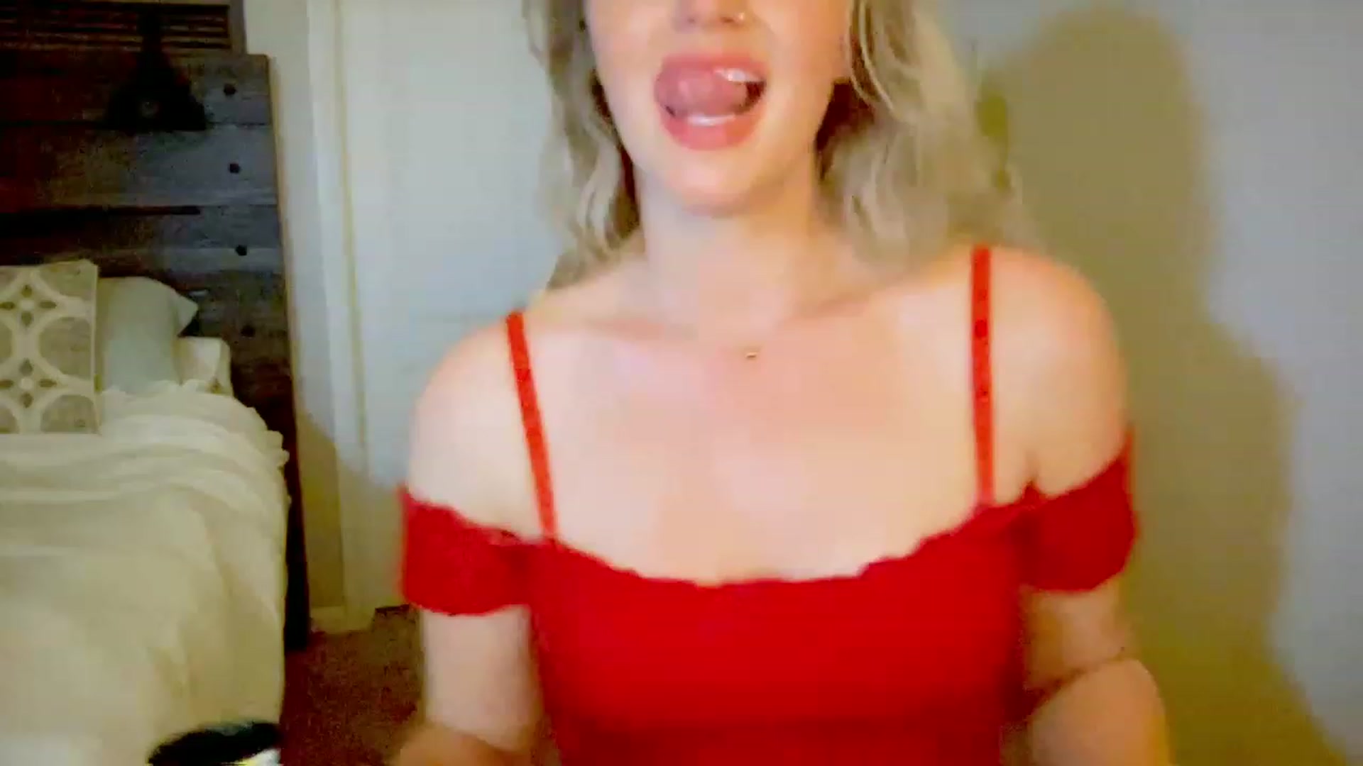 Gallery image thumbnail from Xonakitaxo's myfreecams stream on, 04/30/2023, 05:43 image 2 of 20