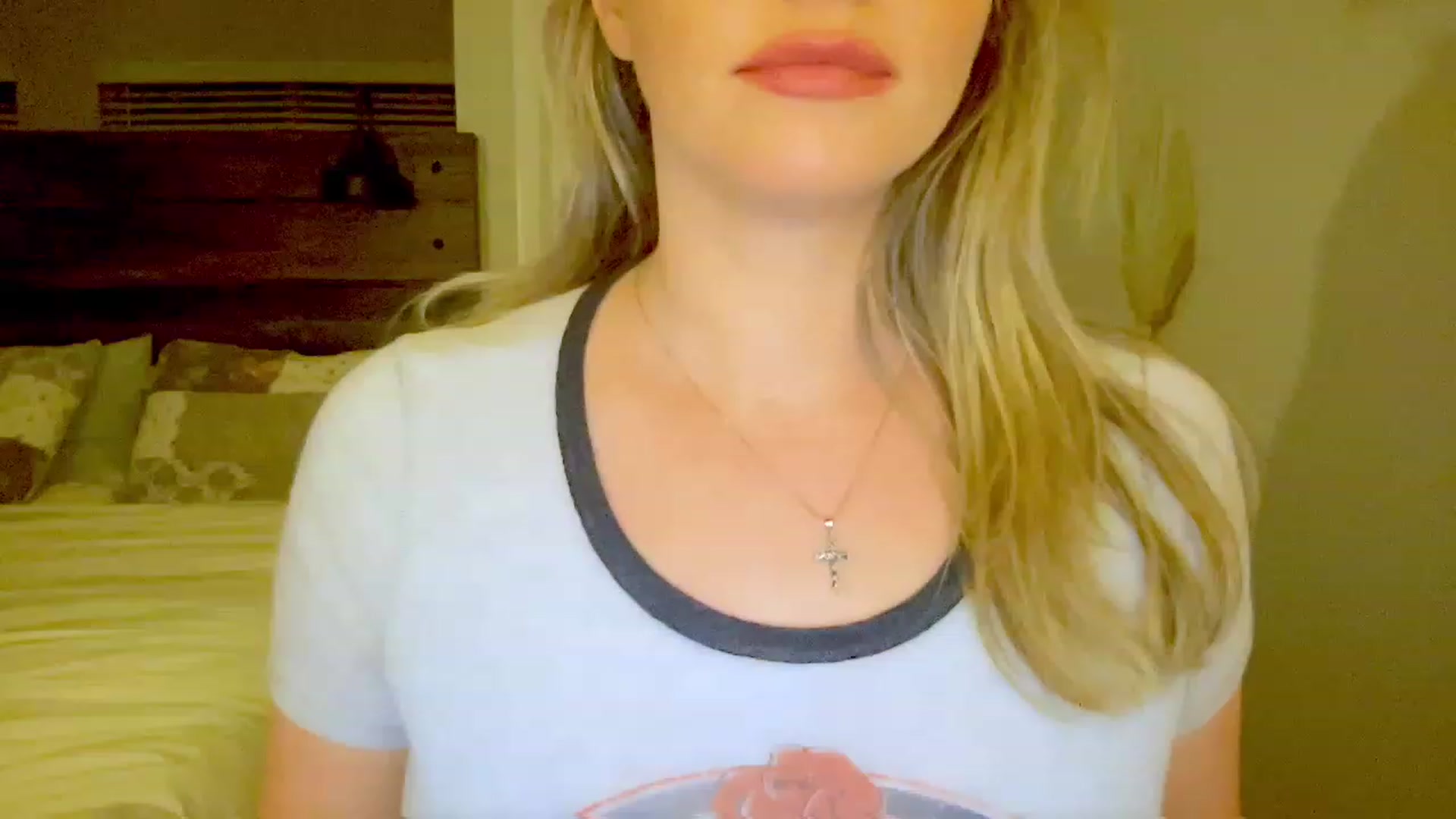 Gallery image thumbnail from Xonakitaxo's myfreecams stream on, 05/07/2023, 06:34 image 6 of 20