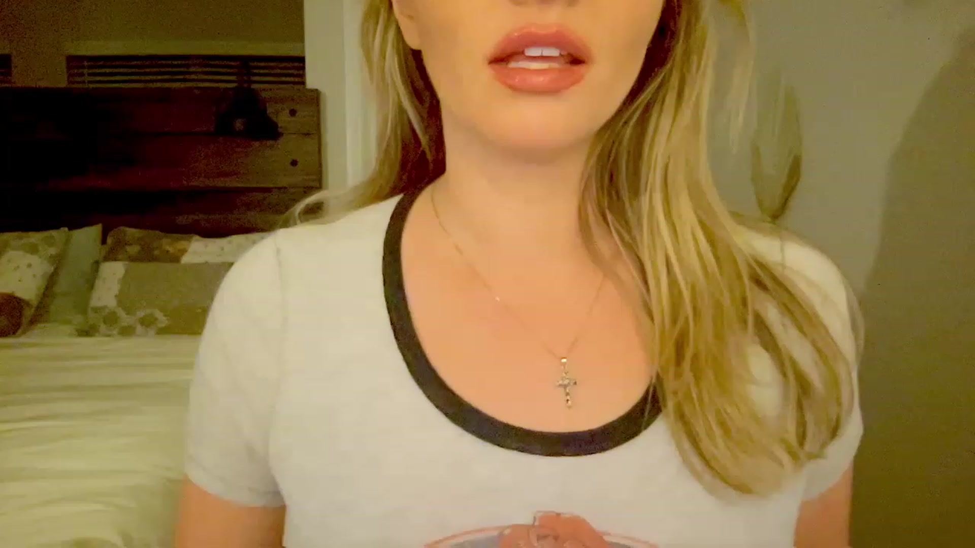Gallery image thumbnail from Xonakitaxo's myfreecams stream on, 05/07/2023, 06:34 image 3 of 20