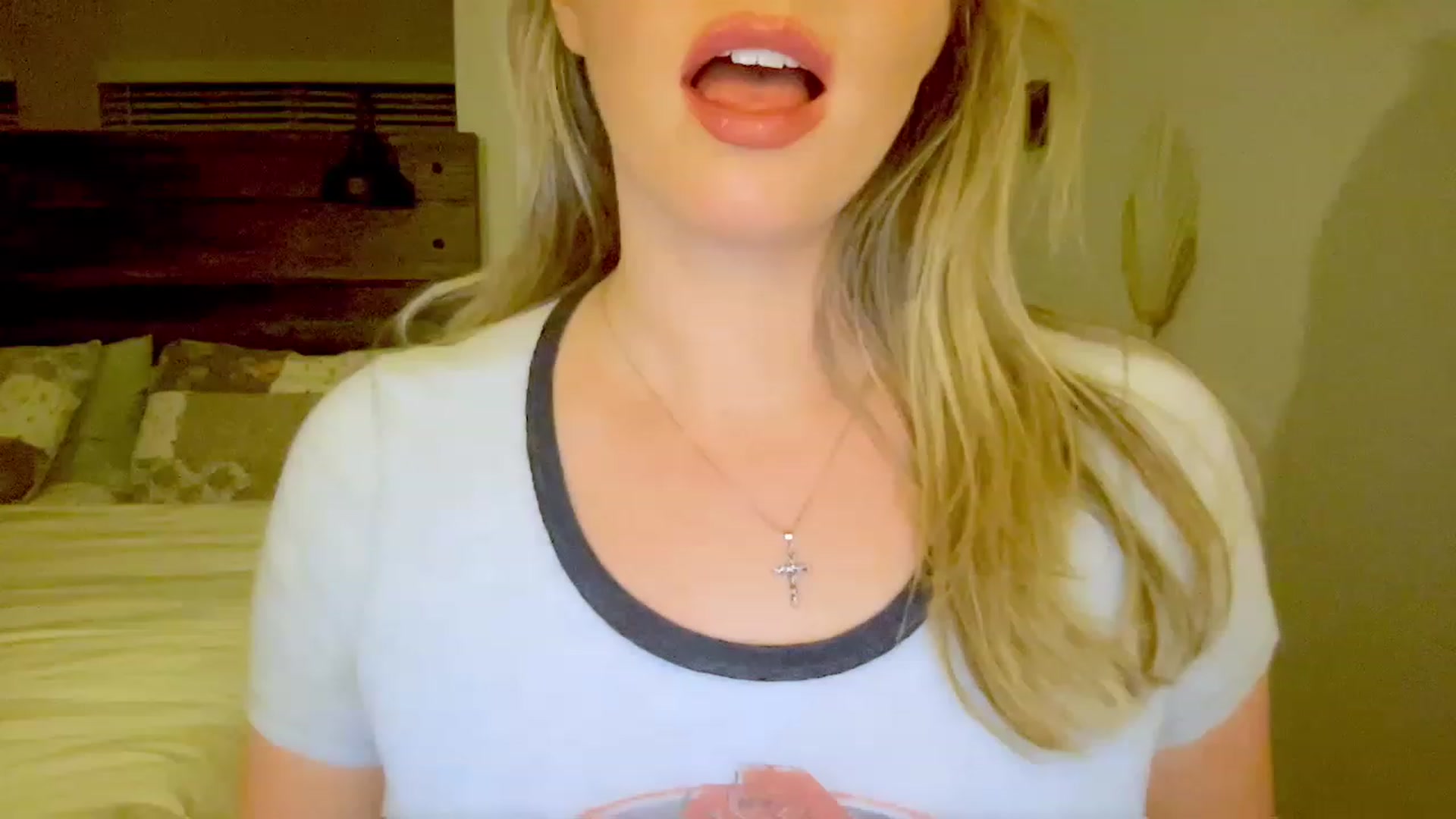 Gallery image thumbnail from Xonakitaxo's myfreecams stream on, 05/07/2023, 06:34 image 4 of 20