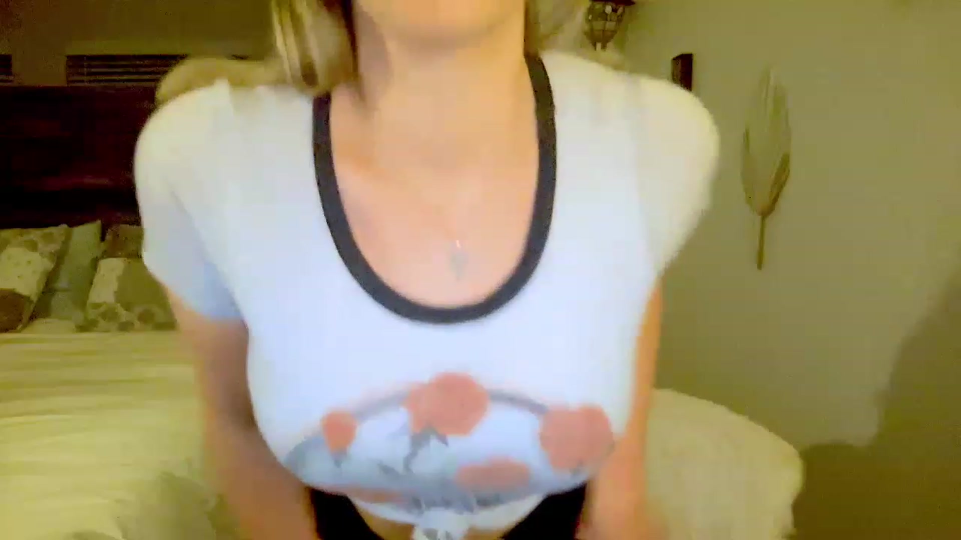Gallery image thumbnail from Xonakitaxo's myfreecams stream on, 05/07/2023, 06:34 image 17 of 20