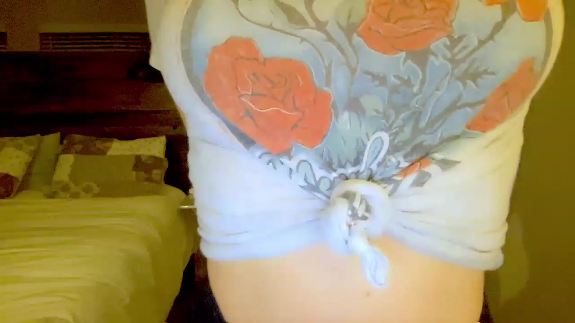 Gallery image thumbnail from Xonakitaxo's myfreecams stream on, 05/07/2023, 06:34 image 15 of 20