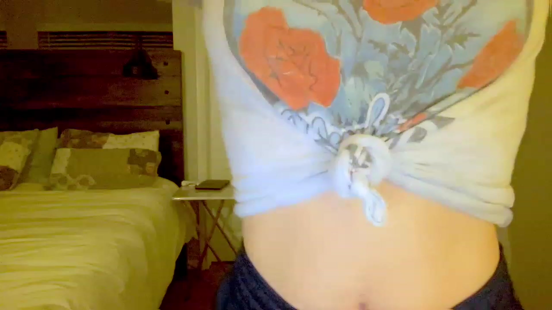 Gallery image thumbnail from Xonakitaxo's myfreecams stream on, 05/07/2023, 06:34 image 11 of 20