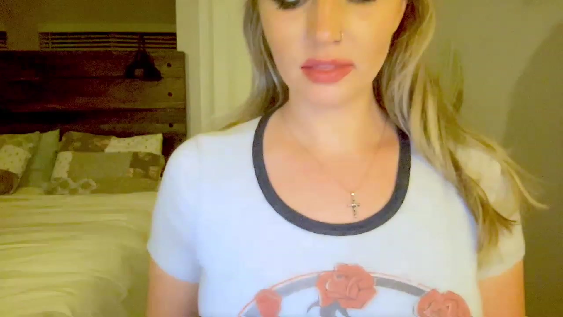 Gallery image thumbnail from Xonakitaxo's myfreecams stream on, 05/07/2023, 06:34 image 8 of 20
