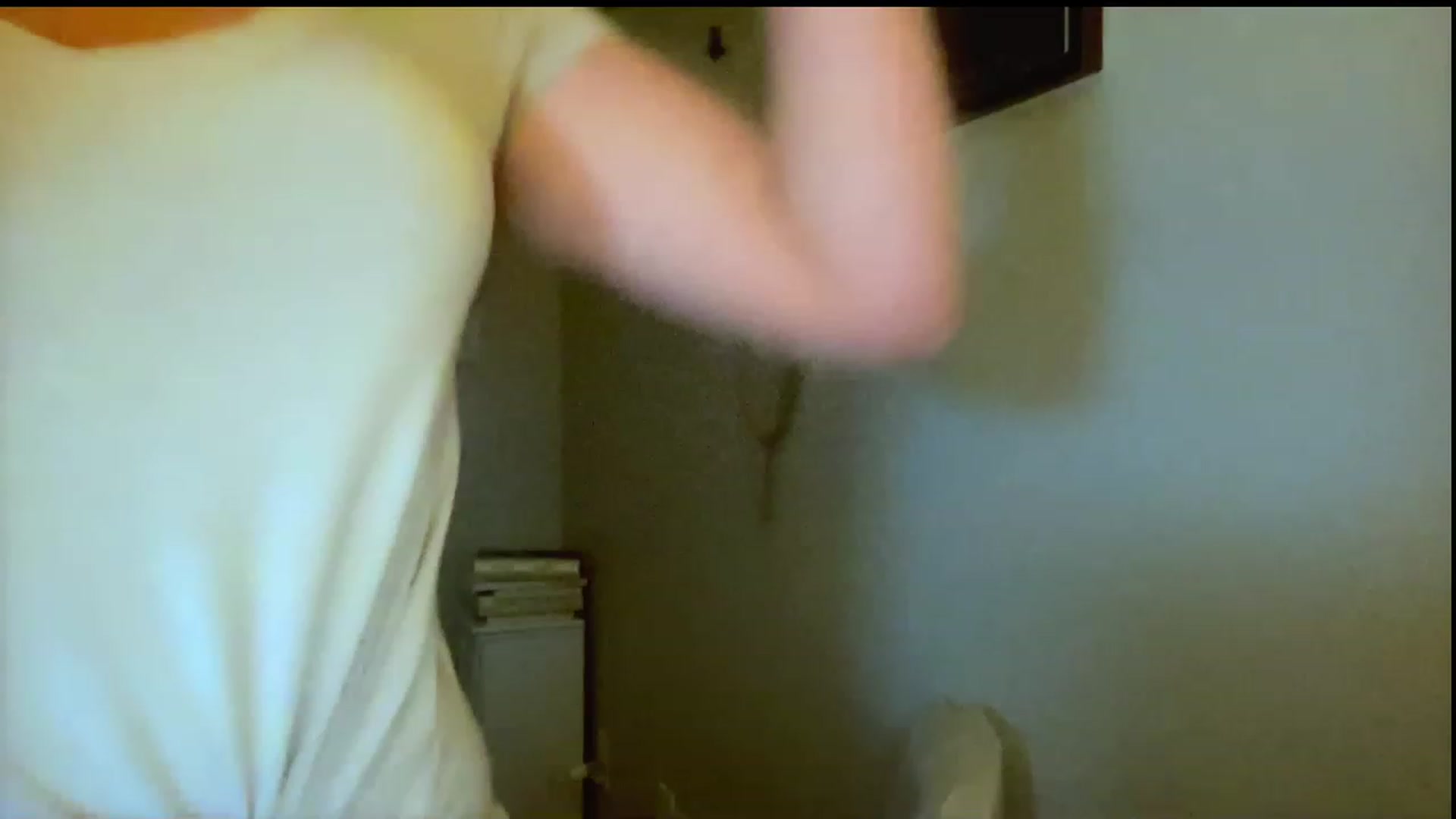 Gallery image thumbnail from Xonakitaxo's myfreecams stream on, 06/05/2023, 08:36 image 4 of 20