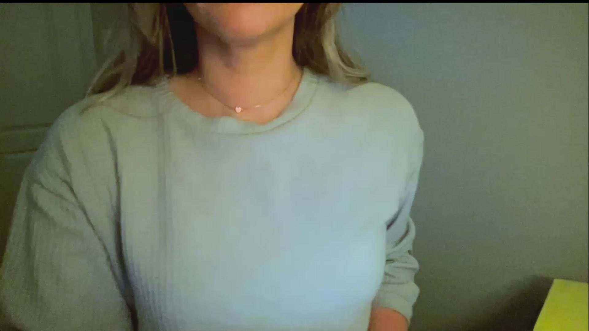 Gallery image thumbnail from Xonakitaxo's myfreecams stream on, 06/11/2023, 11:59 image 17 of 20