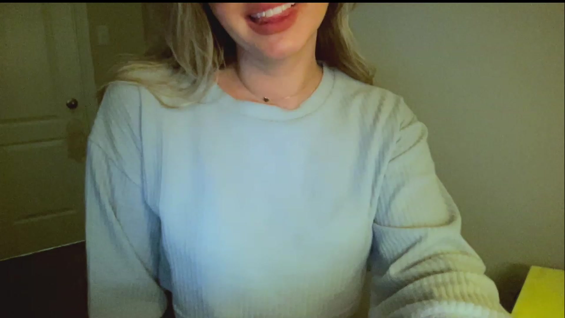 Gallery image thumbnail from Xonakitaxo's myfreecams stream on, 06/11/2023, 11:59 image 15 of 20