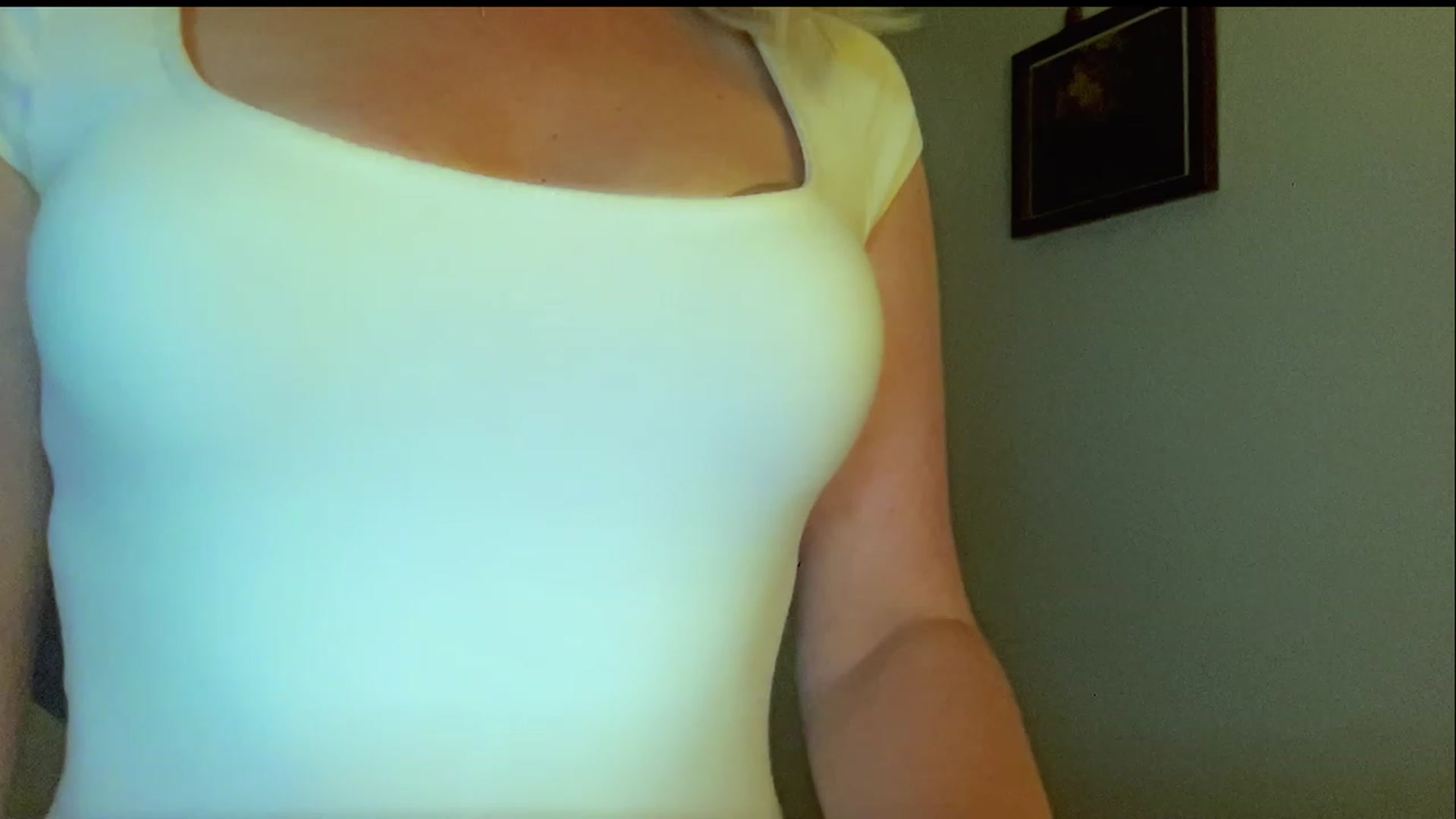 Gallery image thumbnail from Xonakitaxo's myfreecams stream on, 06/20/2023, 05:37 image 2 of 20