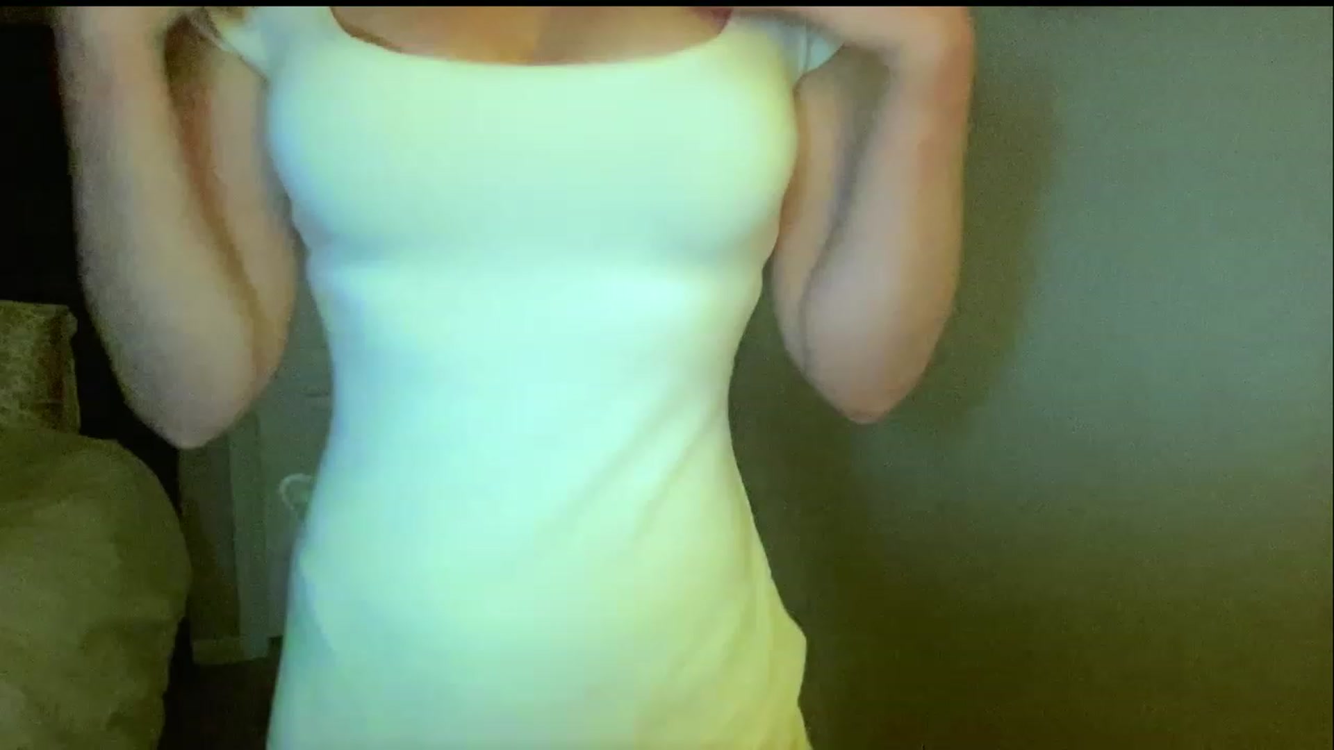 Gallery image thumbnail from Xonakitaxo's myfreecams stream on, 06/20/2023, 08:39 image 1 of 20