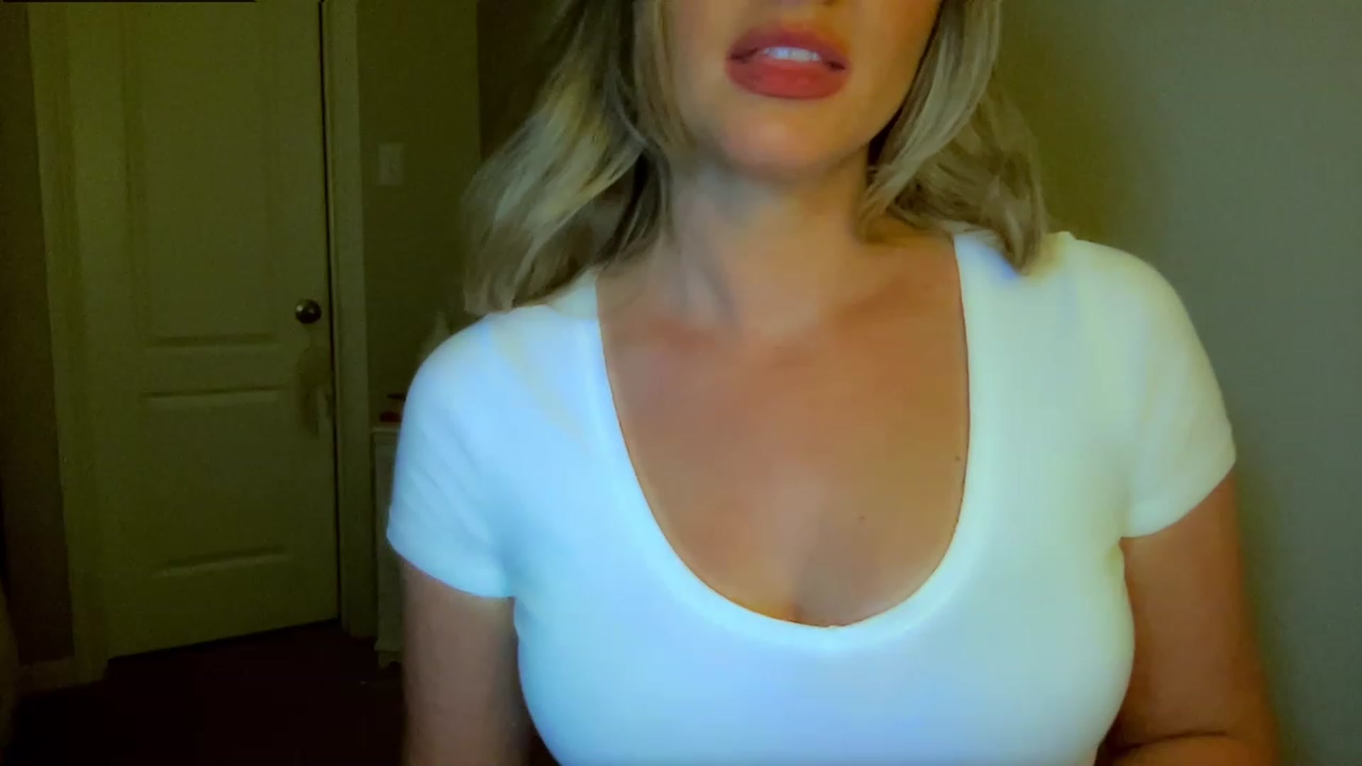 Gallery image thumbnail from Xonakitaxo's myfreecams stream on, 07/16/2023, 05:37 image 15 of 20