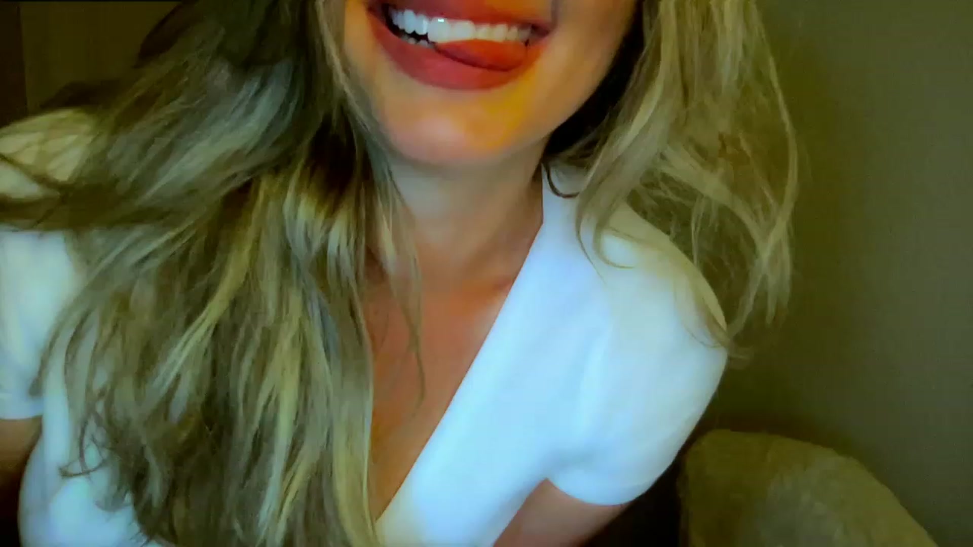 Gallery image thumbnail from Xonakitaxo's myfreecams stream on, 07/16/2023, 05:37 image 5 of 20