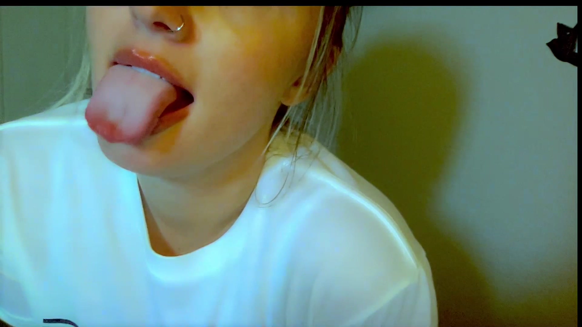 Gallery image thumbnail from Xonakitaxo's myfreecams stream on, 07/21/2023, 06:42 image 7 of 20