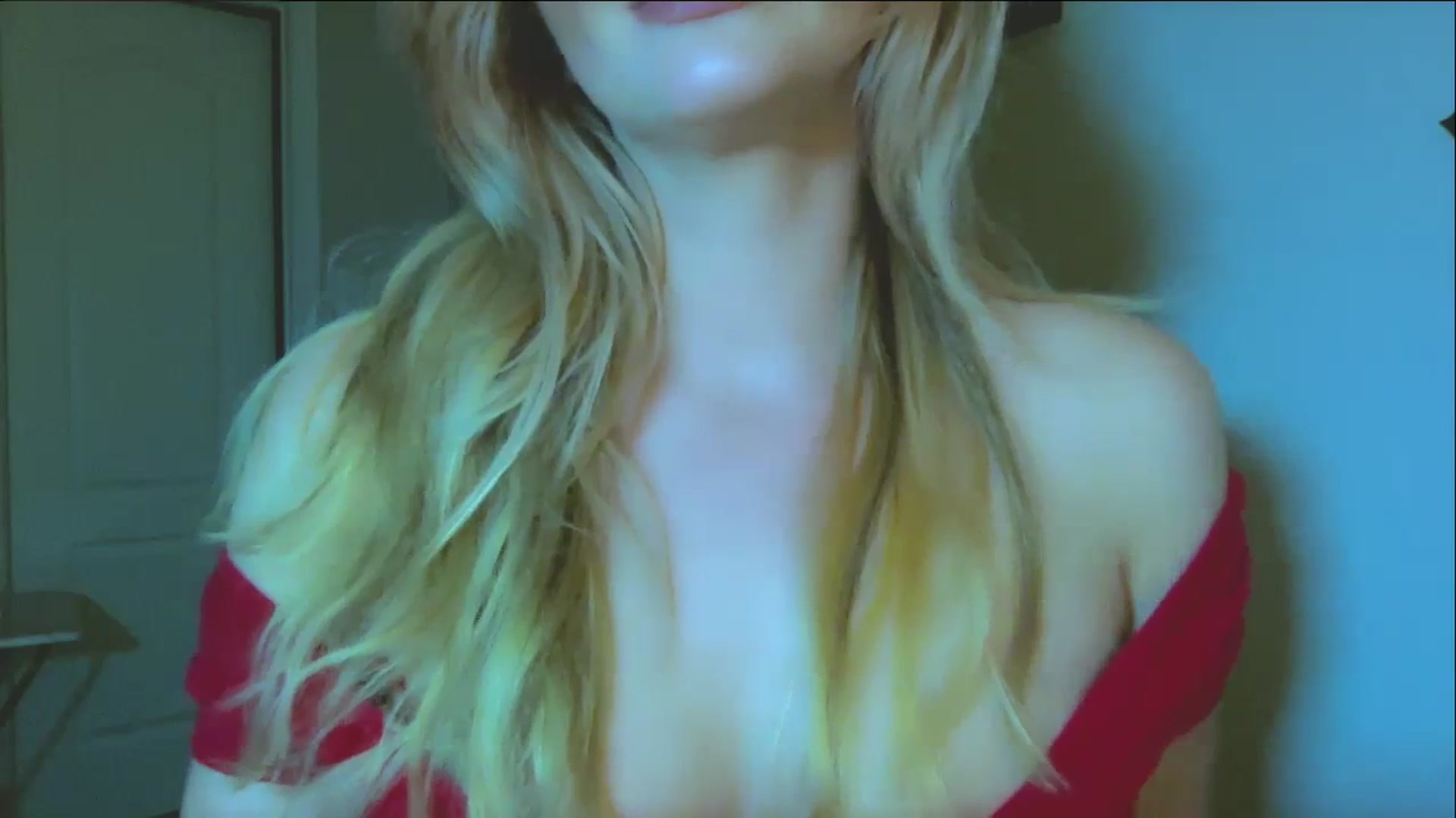 Gallery image thumbnail from Xonakitaxo's myfreecams stream on, 11/04/2023, 01:12 image 9 of 20