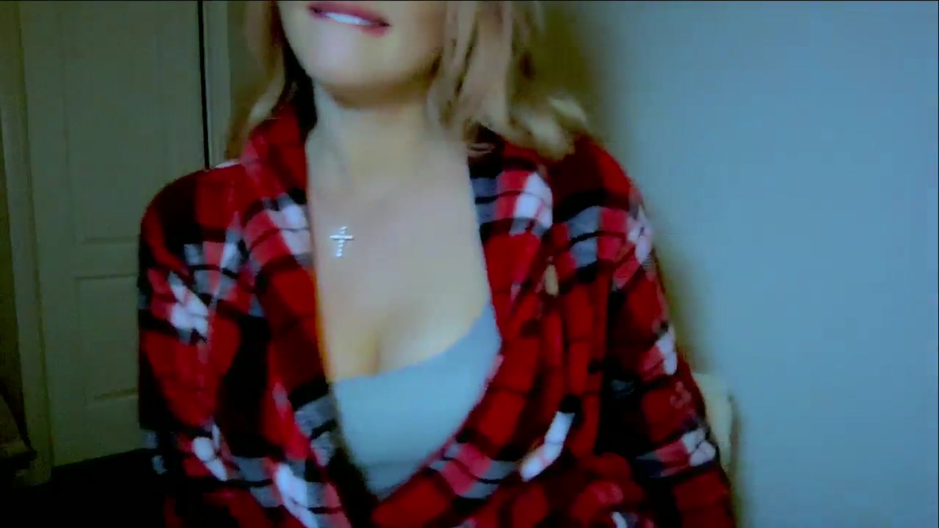 Gallery image thumbnail from Xonakitaxo's myfreecams stream on, 12/05/2023, 04:51 image 15 of 20