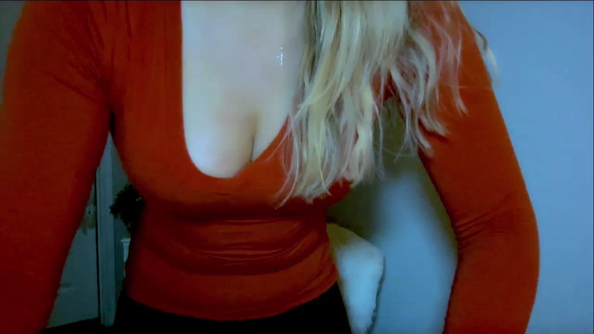 Gallery image thumbnail from Xonakitaxo's myfreecams stream on, 12/10/2023, 06:12 image 14 of 20
