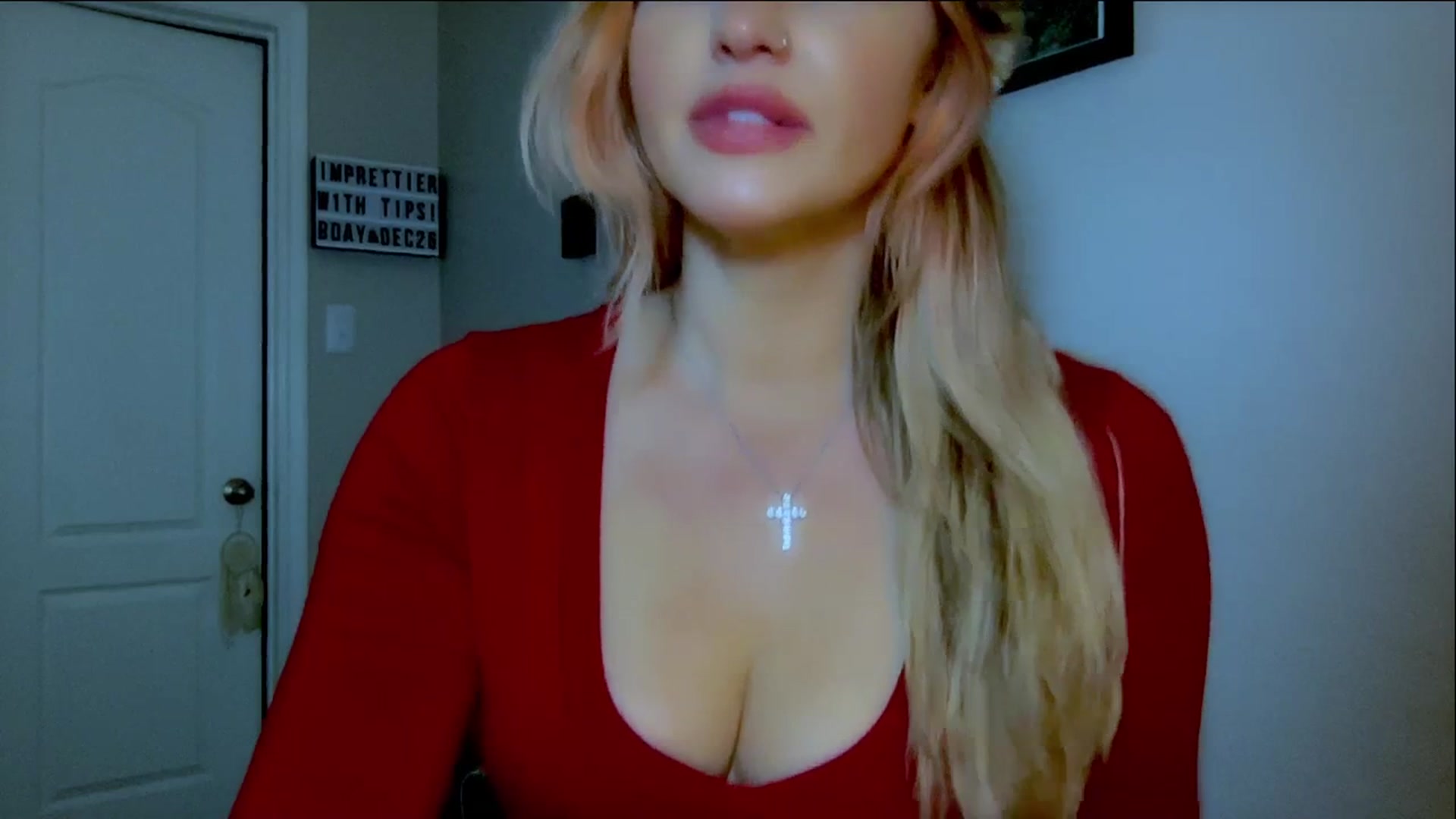 Gallery image thumbnail from Xonakitaxo's myfreecams stream on, 12/14/2023, 18:40 image 7 of 20