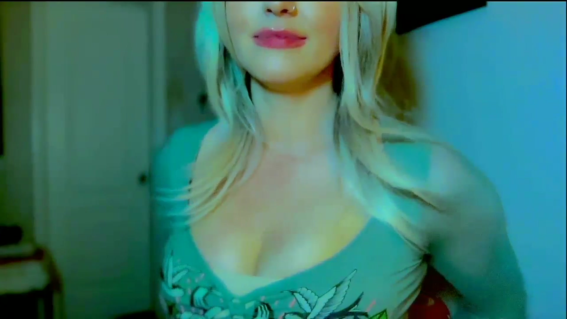 Gallery image thumbnail from Xonakitaxo's myfreecams stream on, 03/16/2024, 05:36 image 7 of 20