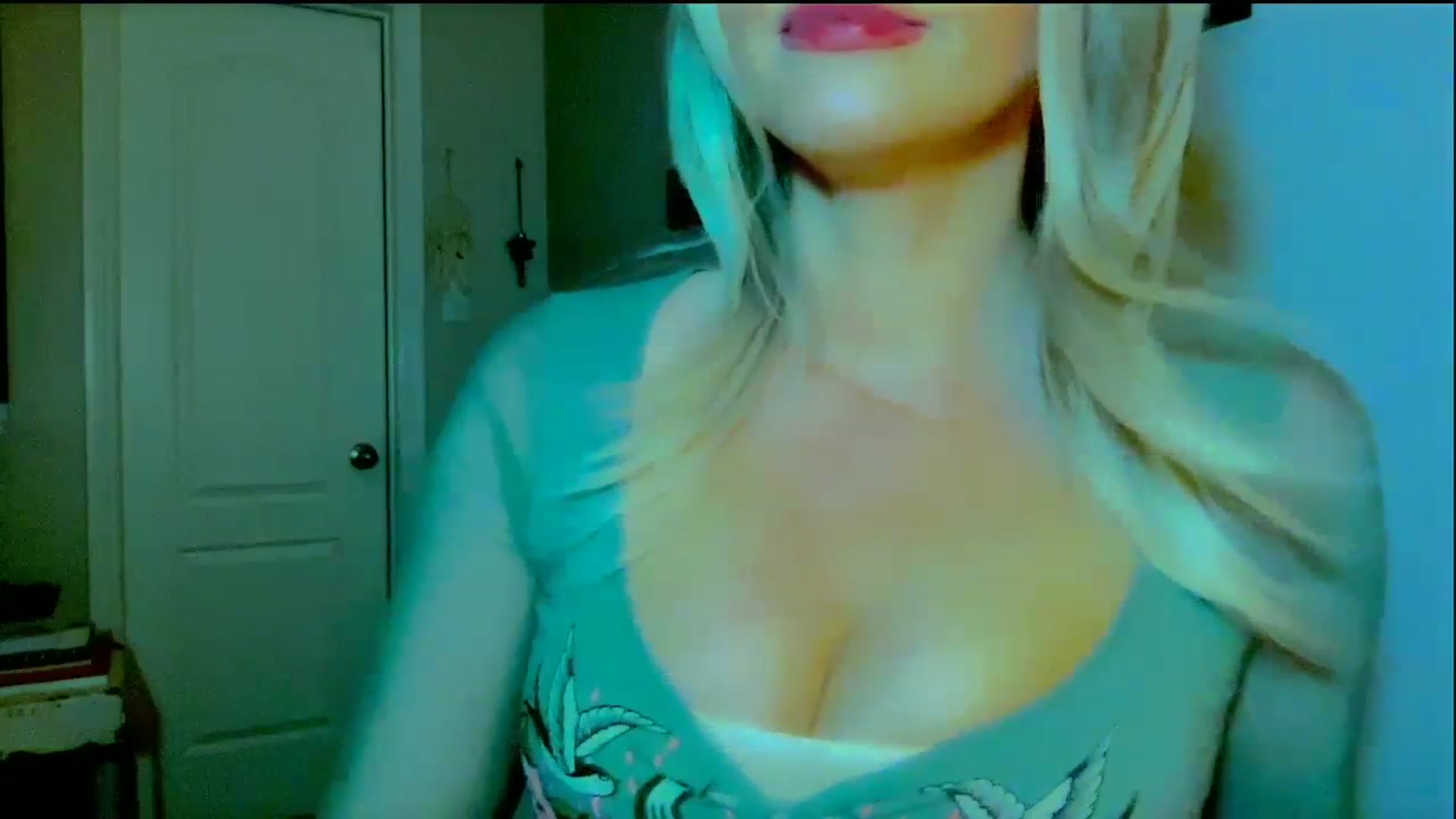 Gallery image thumbnail from Xonakitaxo's myfreecams stream on, 03/16/2024, 05:36 image 6 of 20