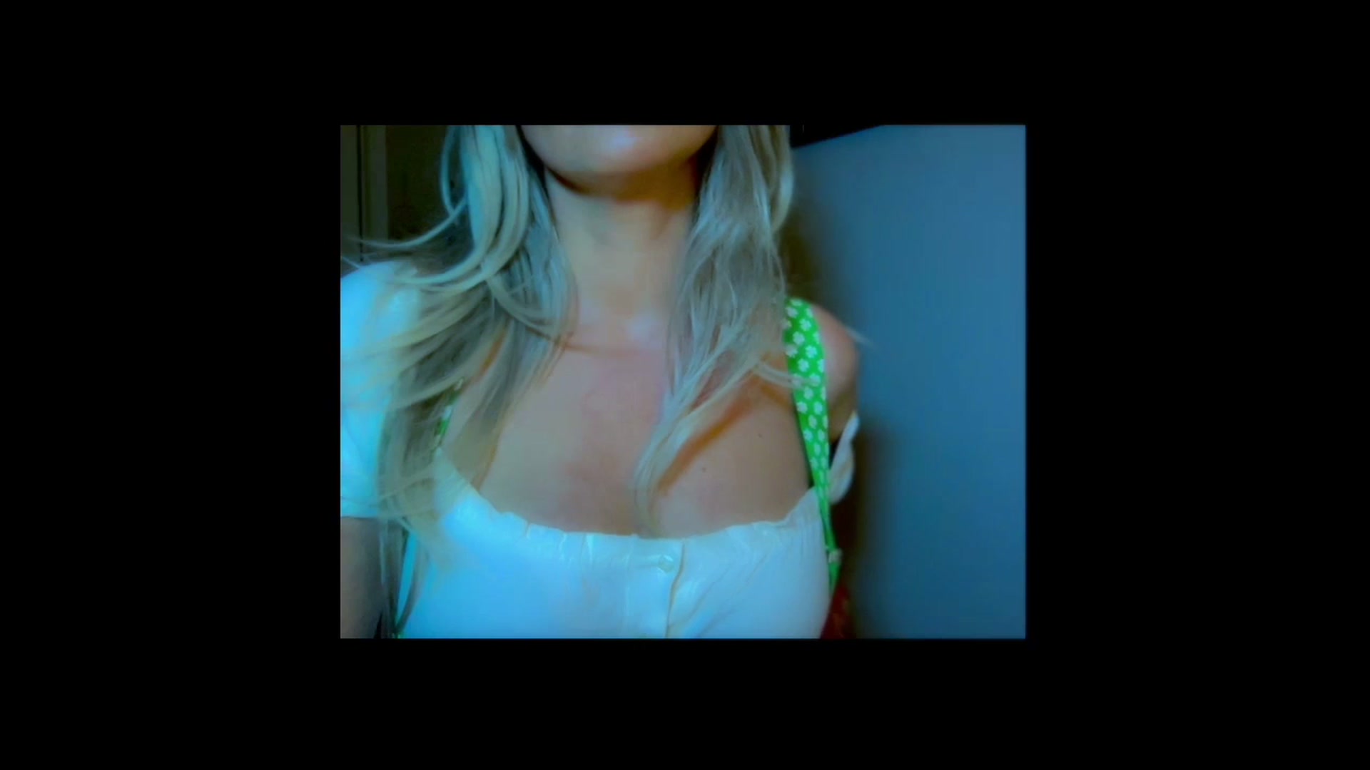 Gallery image thumbnail from Xonakitaxo's myfreecams stream on, 03/18/2024, 04:42 image 5 of 20