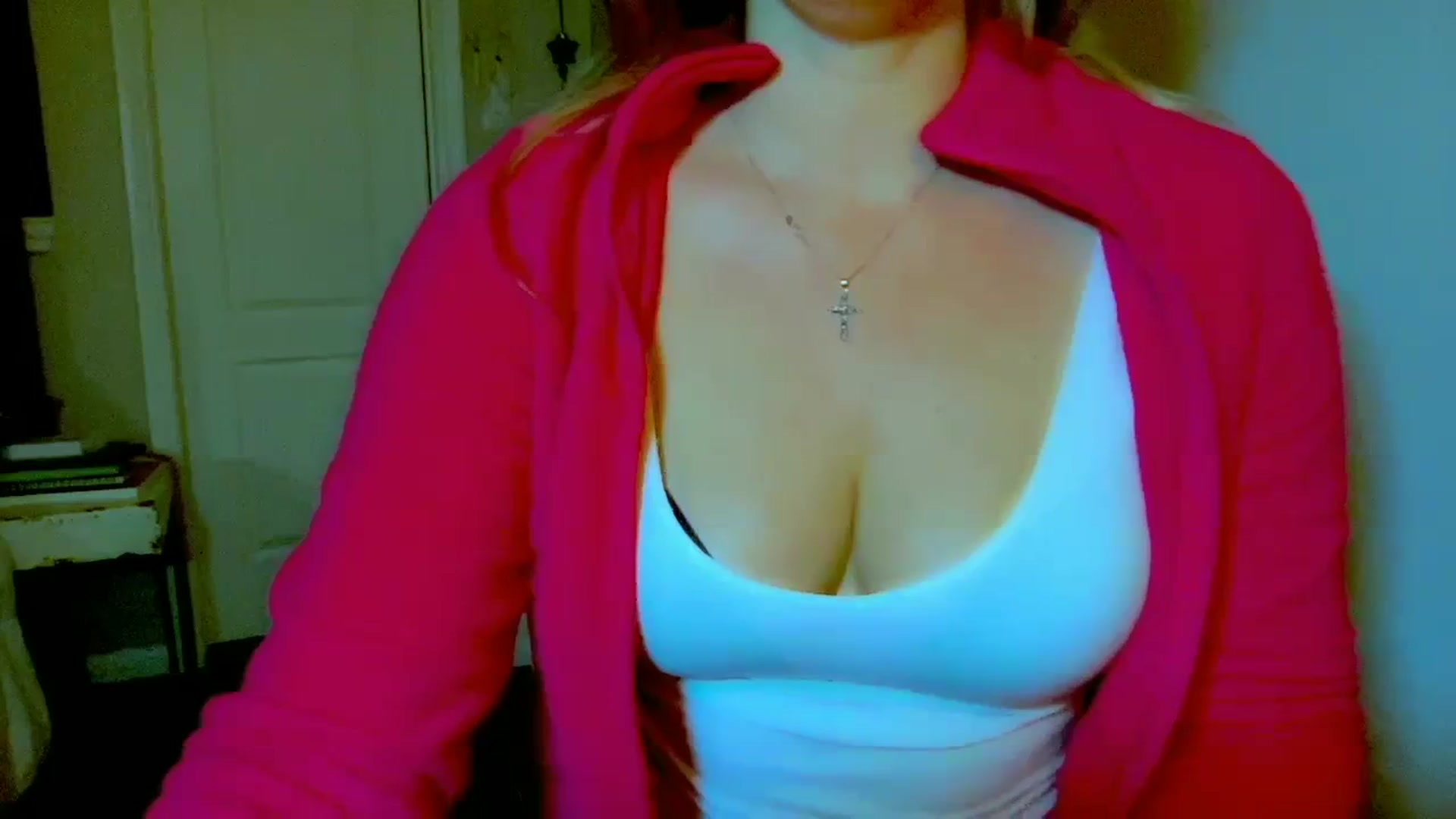 Gallery image thumbnail from Xonakitaxo's myfreecams stream on, 03/27/2024, 06:15 image 14 of 20