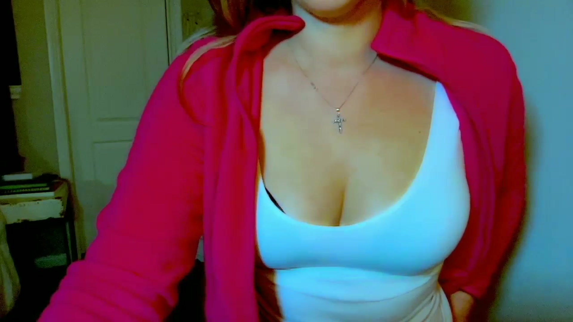 Gallery image thumbnail from Xonakitaxo's myfreecams stream on, 03/27/2024, 06:15 image 15 of 20