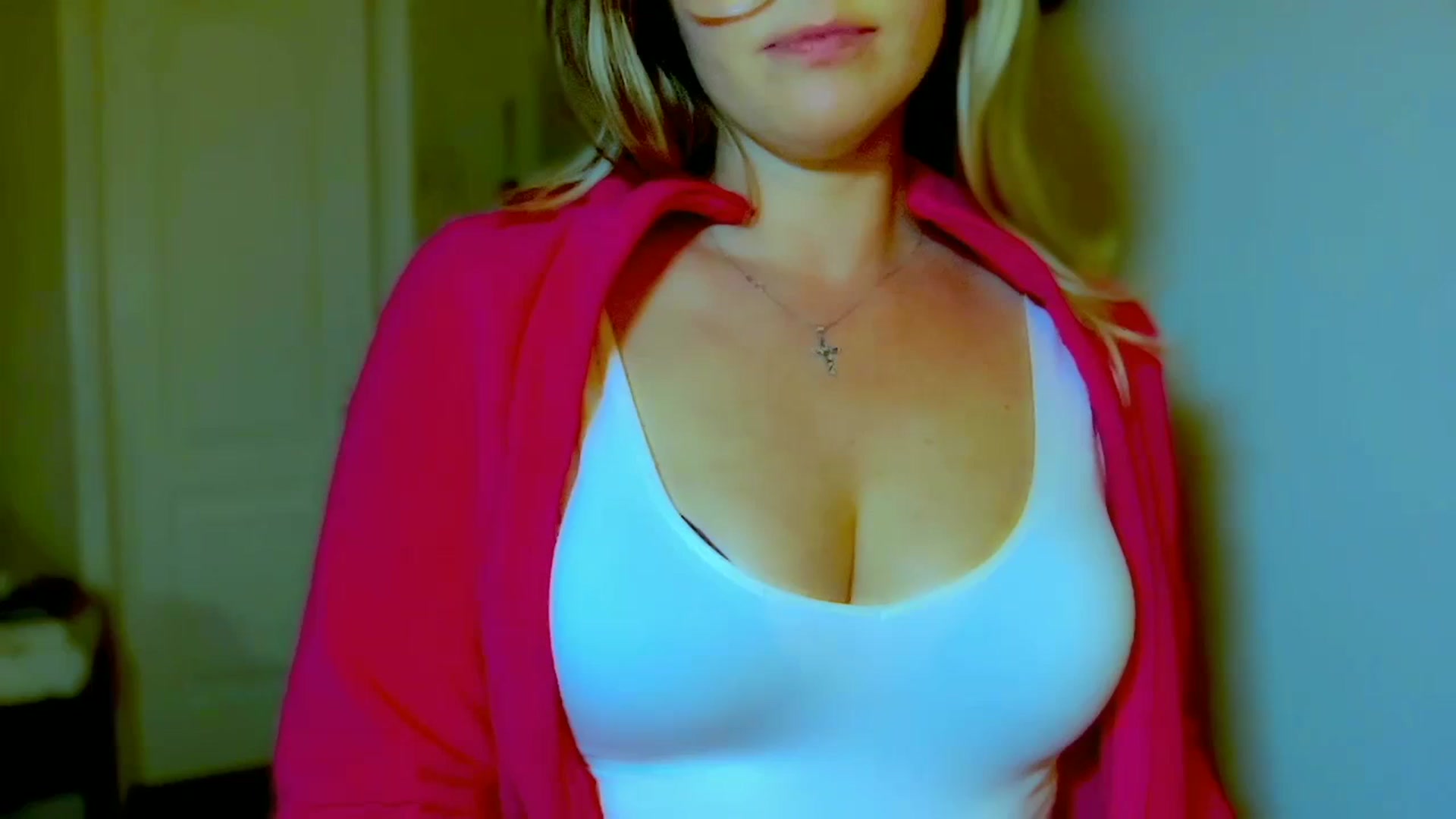 Gallery image thumbnail from Xonakitaxo's myfreecams stream on, 03/27/2024, 06:15 image 2 of 20