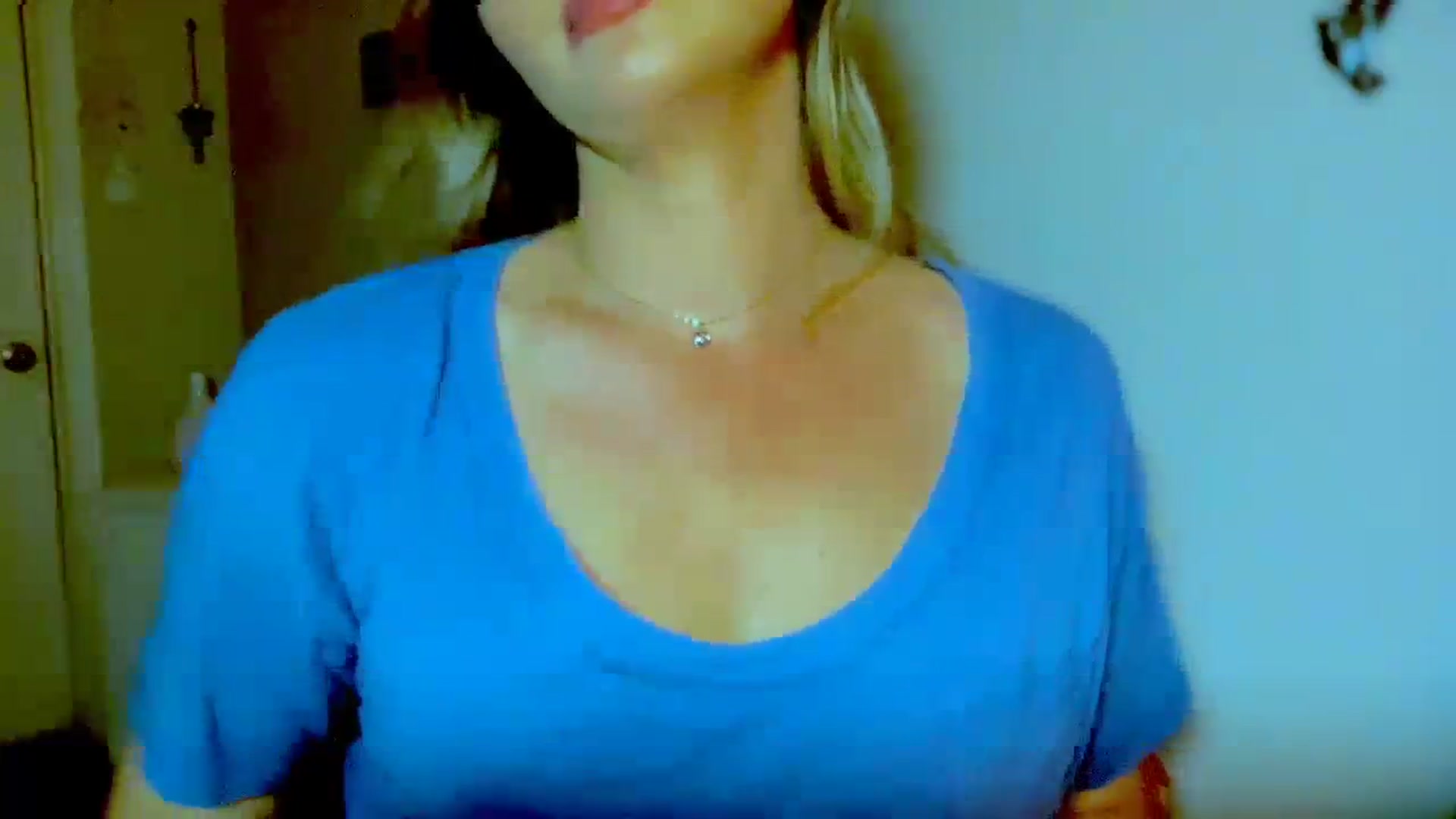 Gallery image thumbnail from Xonakitaxo's myfreecams stream on, 03/28/2024, 04:28 image 7 of 20